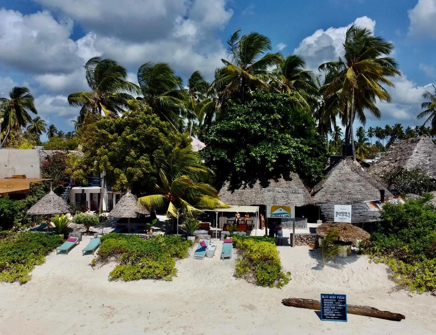 Property building in Blue Reef Sport & Fishing Lodge and Bungalows