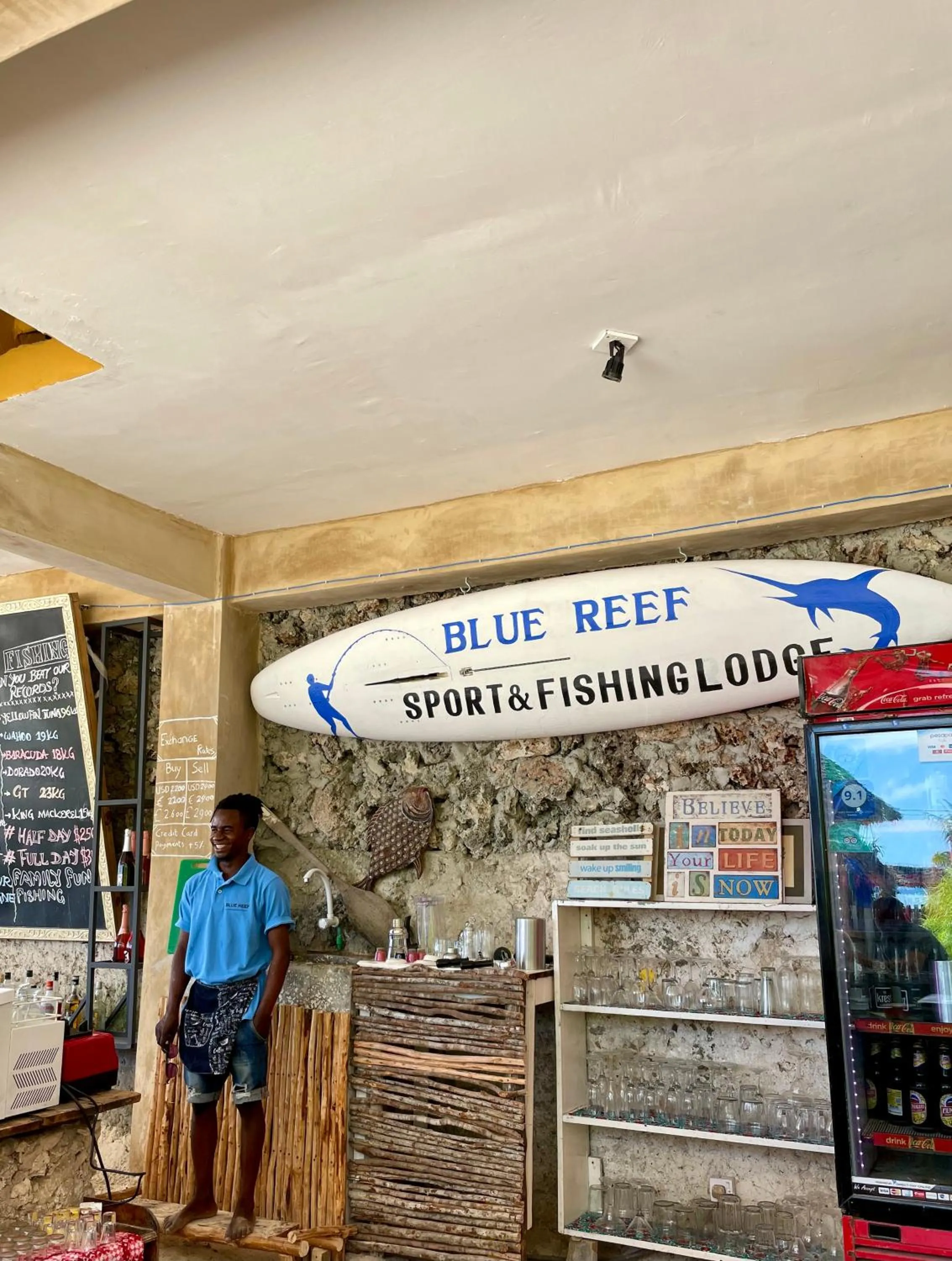 Lounge or bar in Blue Reef Sport & Fishing Lodge and Bungalows