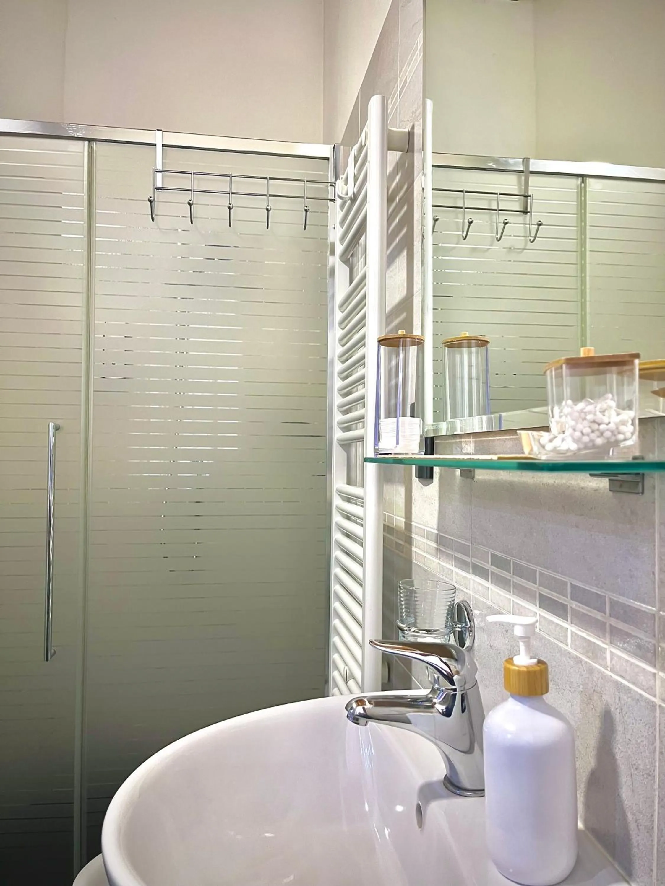 Bathroom in CQ Rooms Verona