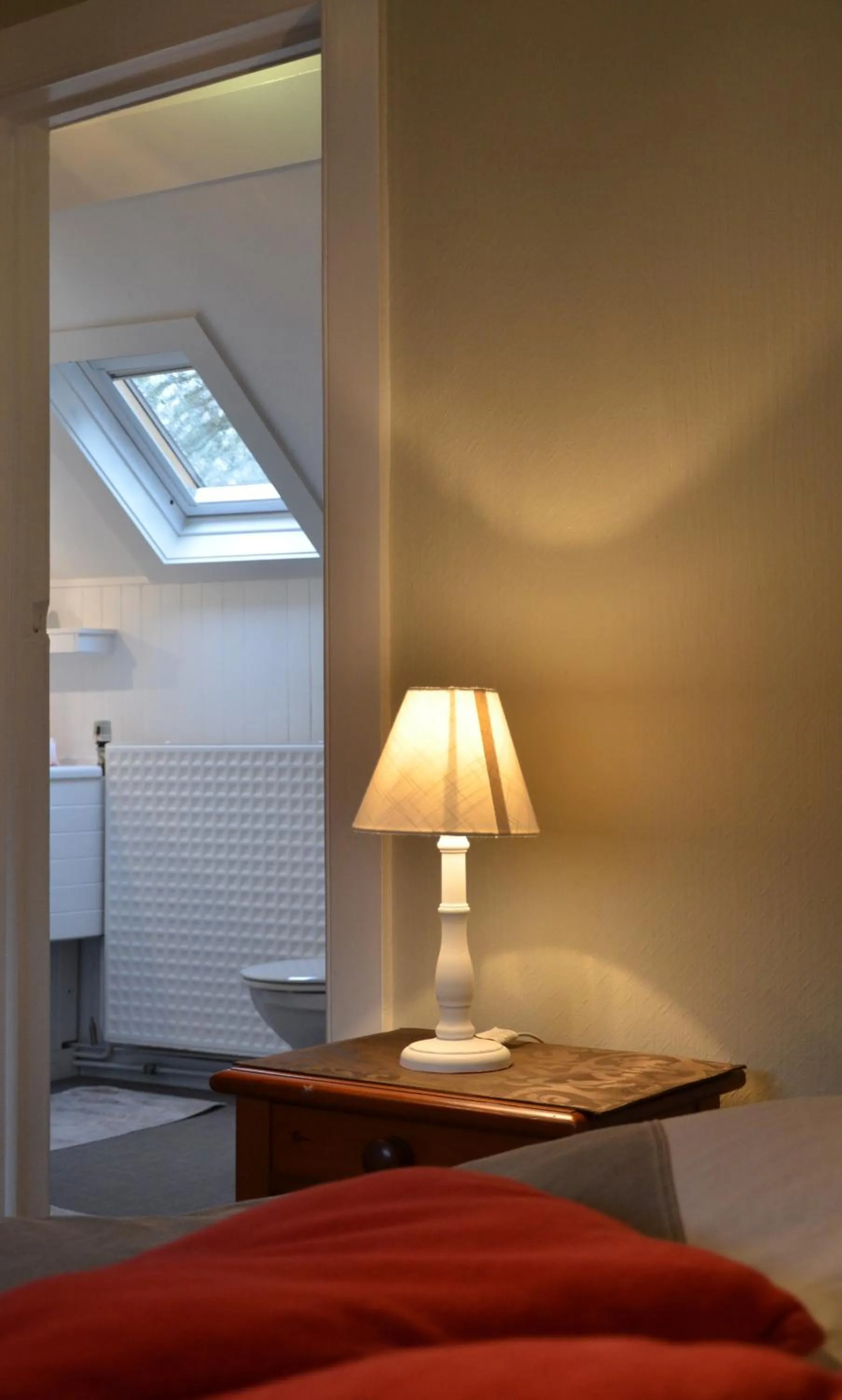 Bathroom, Bed in Le Petit Maur