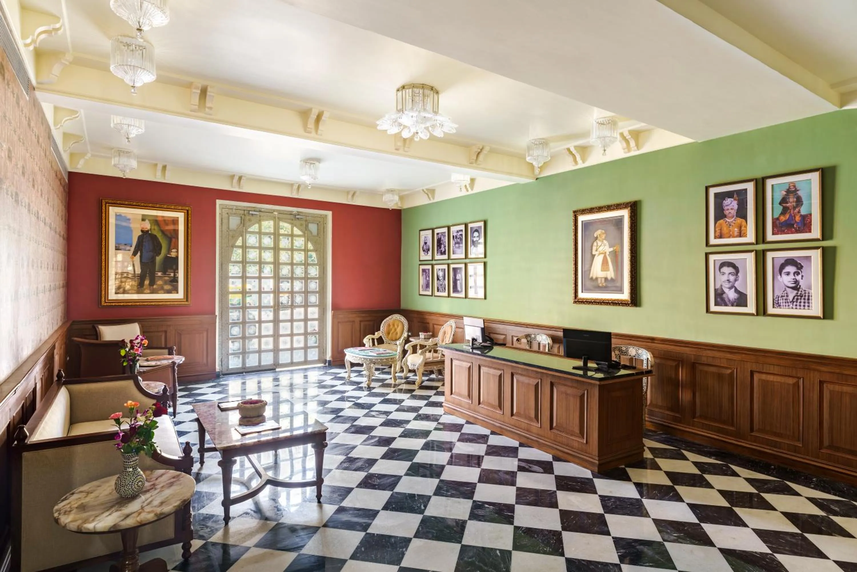 Seating area in Chunda Haveli