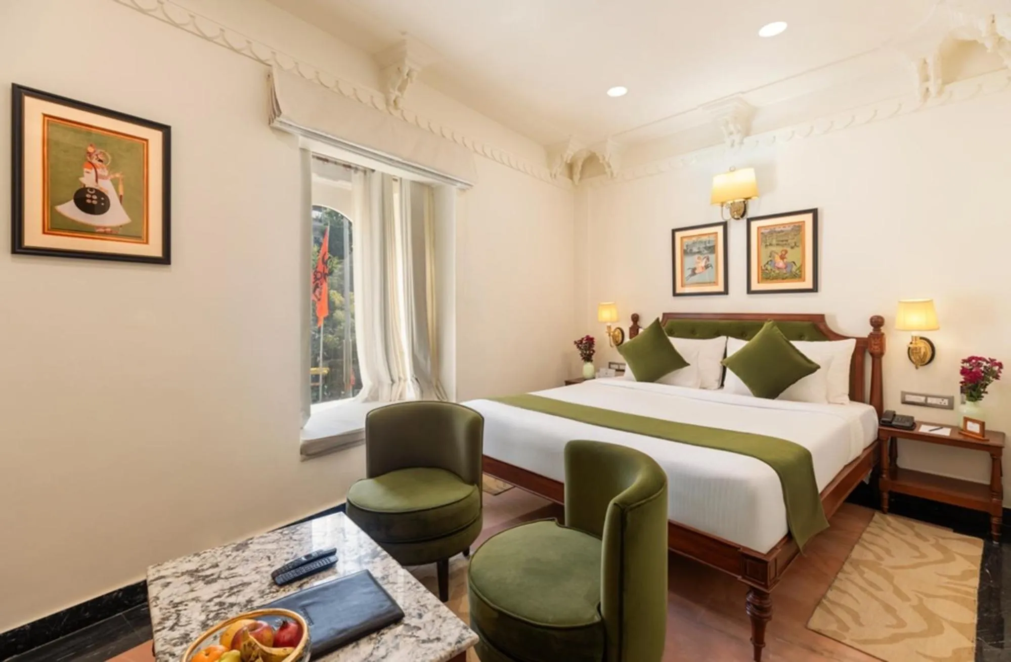 Bed in Chunda Haveli