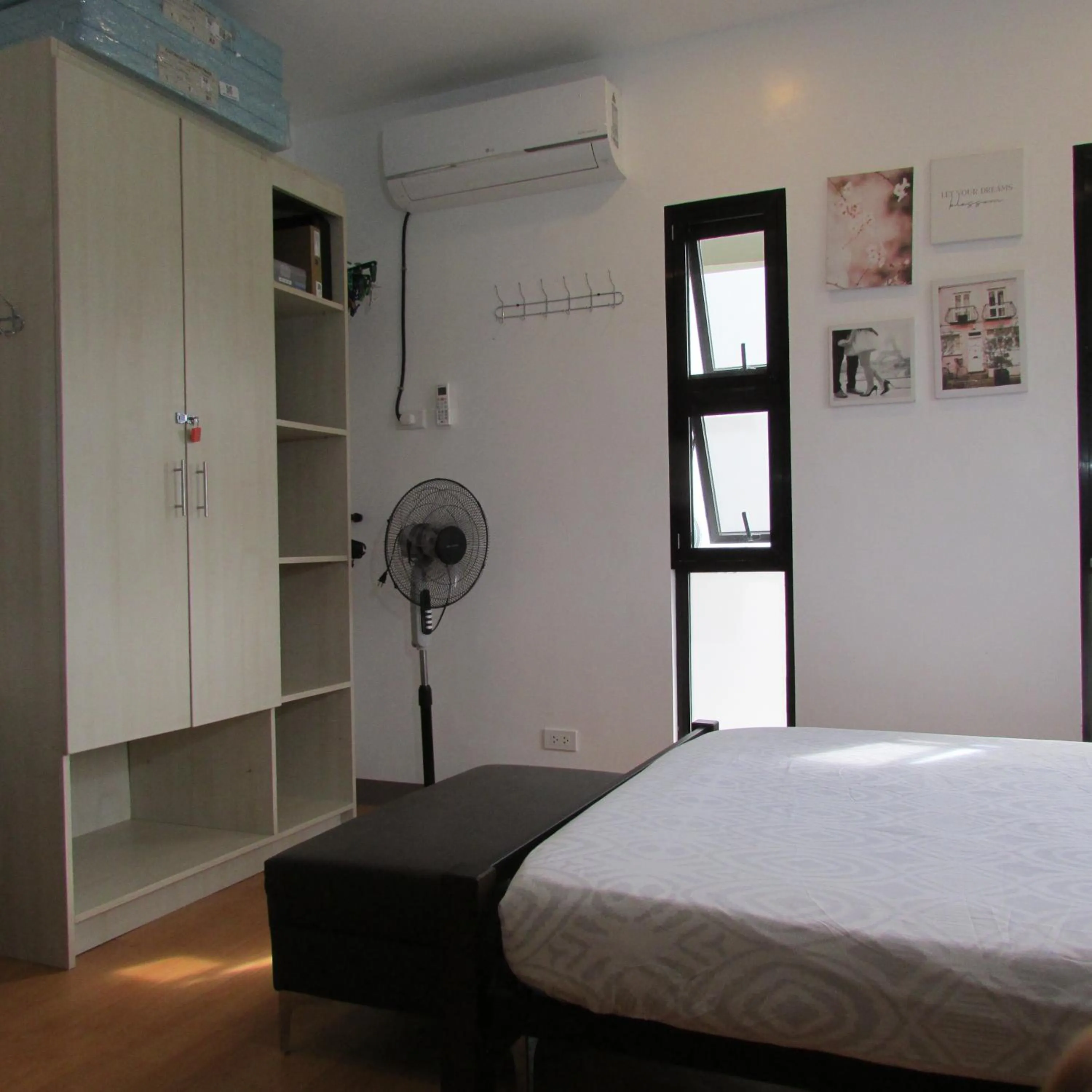 Bed in Casa Devino - Discover the Perfect Condo Getaway in Luxury, Netflix, Free Parking