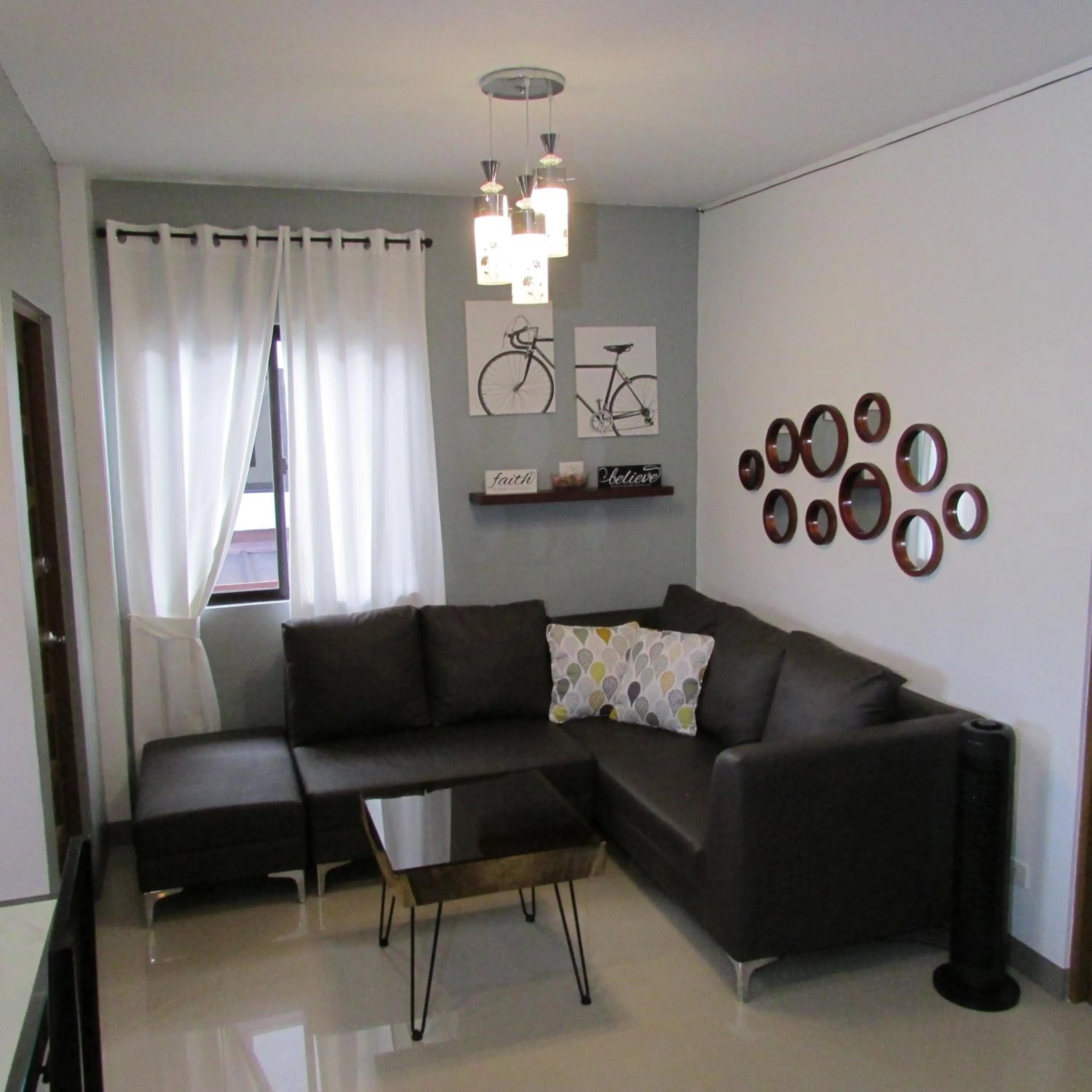 Living room in Casa Devino - Discover the Perfect Condo Getaway in Luxury, Netflix, Free Parking