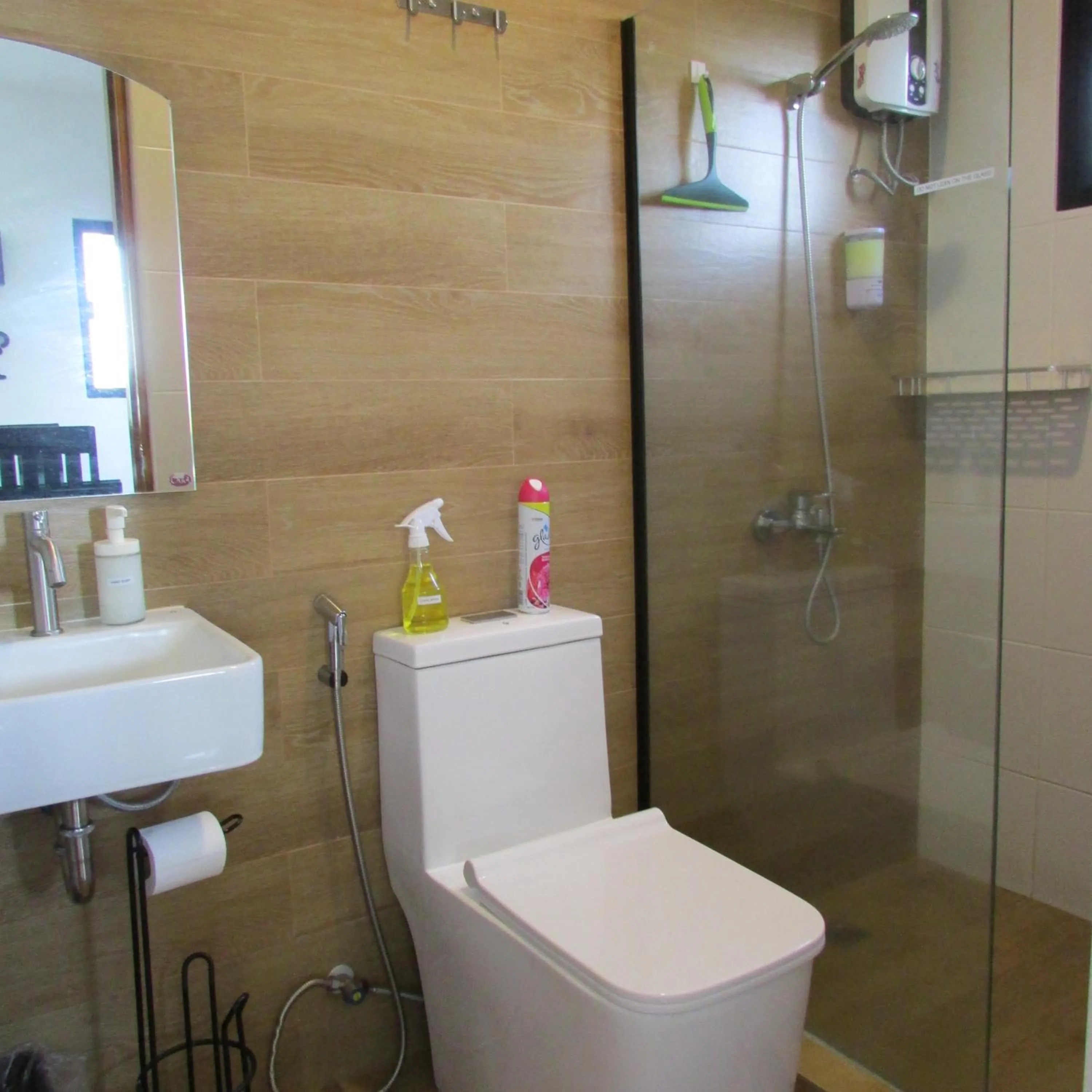 Bathroom in Casa Devino - Discover the Perfect Condo Getaway in Luxury, Netflix, Free Parking