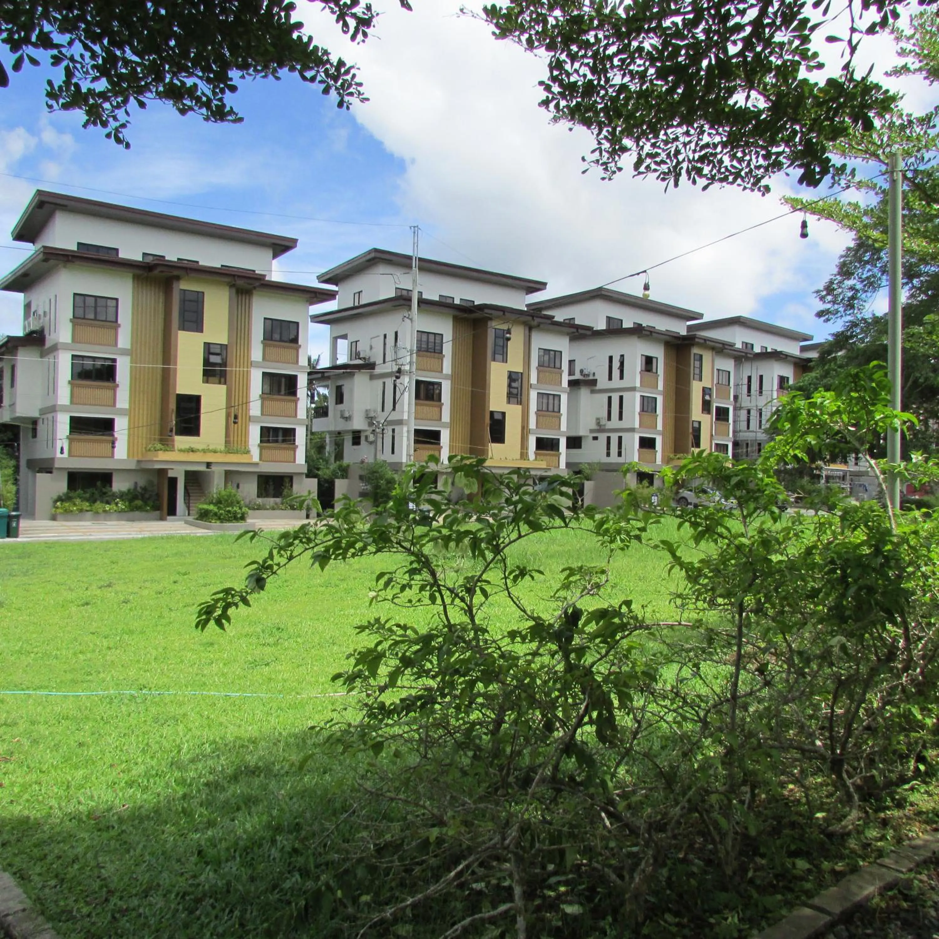 Neighbourhood in Casa Devino - Discover the Perfect Condo Getaway in Luxury, Netflix, Free Parking