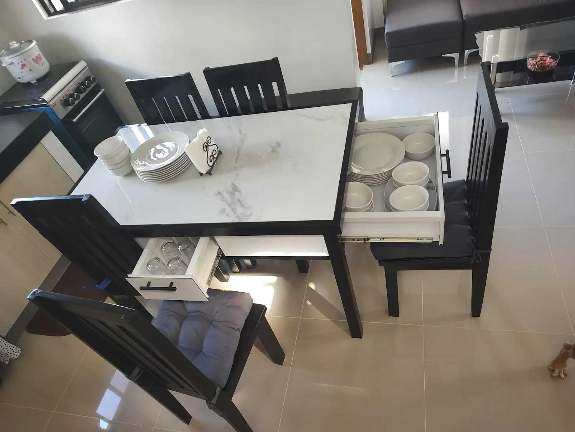 Seating area in Casa Devino - Discover the Perfect Condo Getaway in Luxury, Netflix, Free Parking