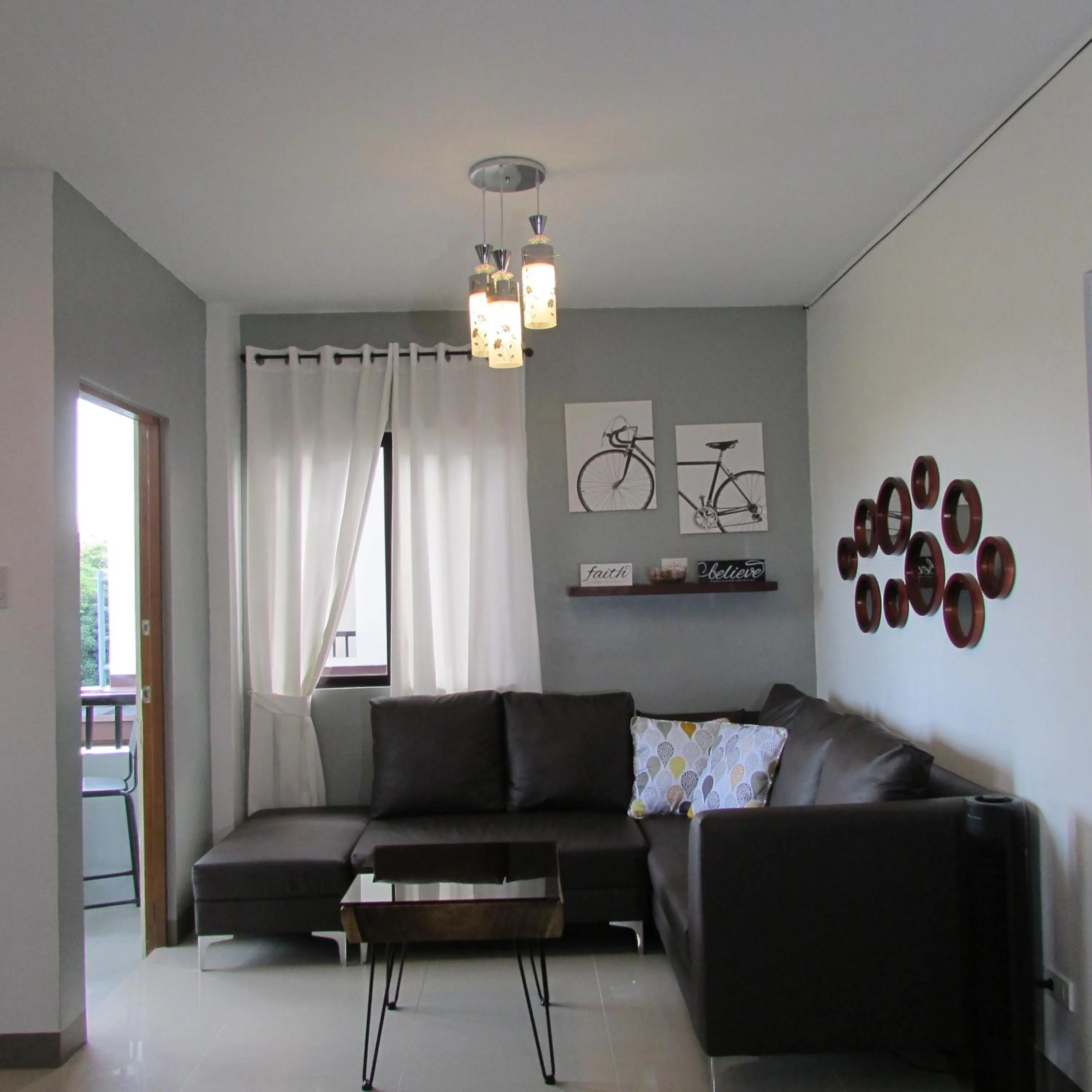 Living room in Casa Devino - Discover the Perfect Condo Getaway in Luxury, Netflix, Free Parking