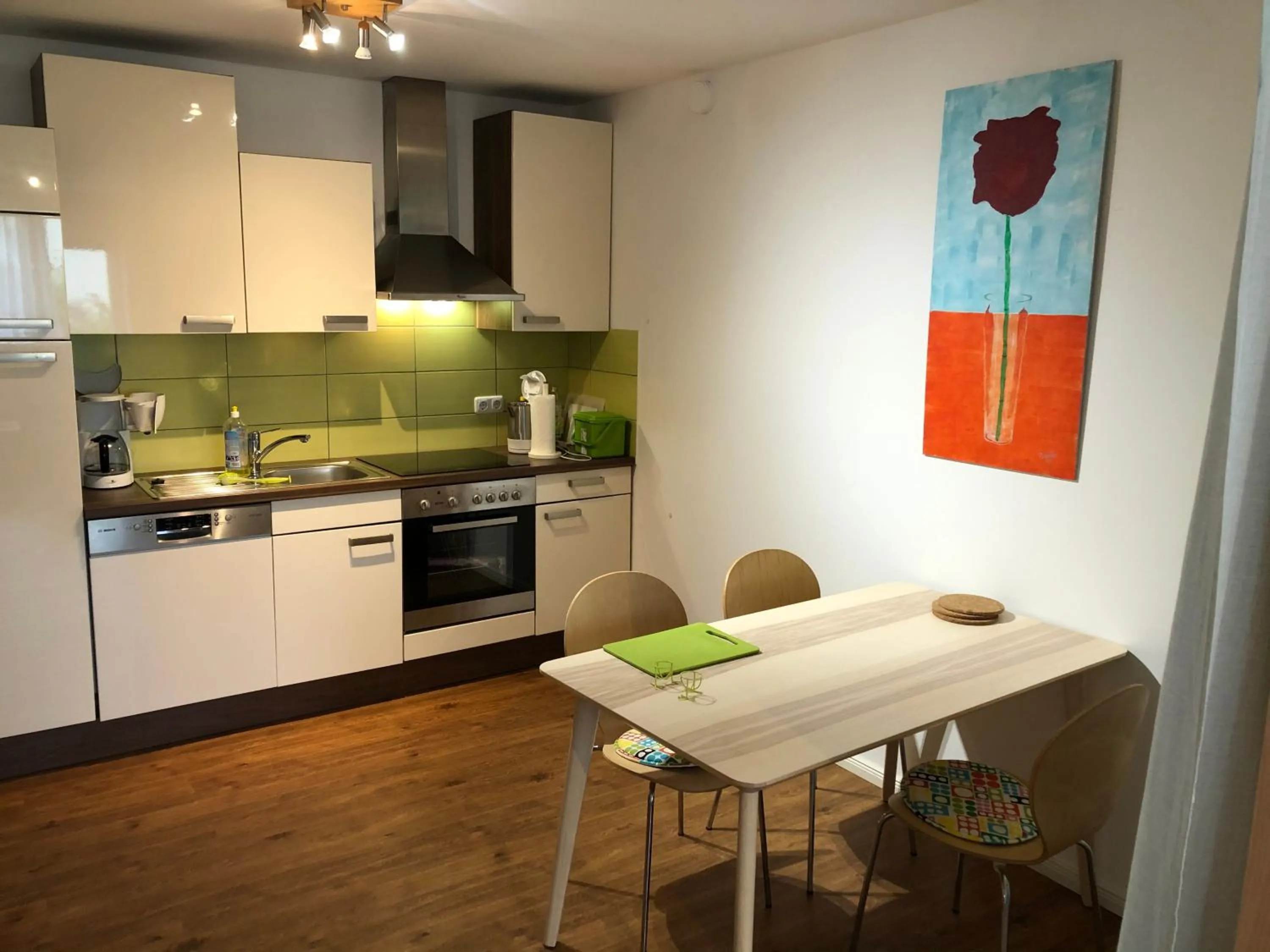 Kitchen or kitchenette in Für aktive Reisende mein Aparthotel Ochsenfurt mit Terrasse, ideal for long stay, relocation