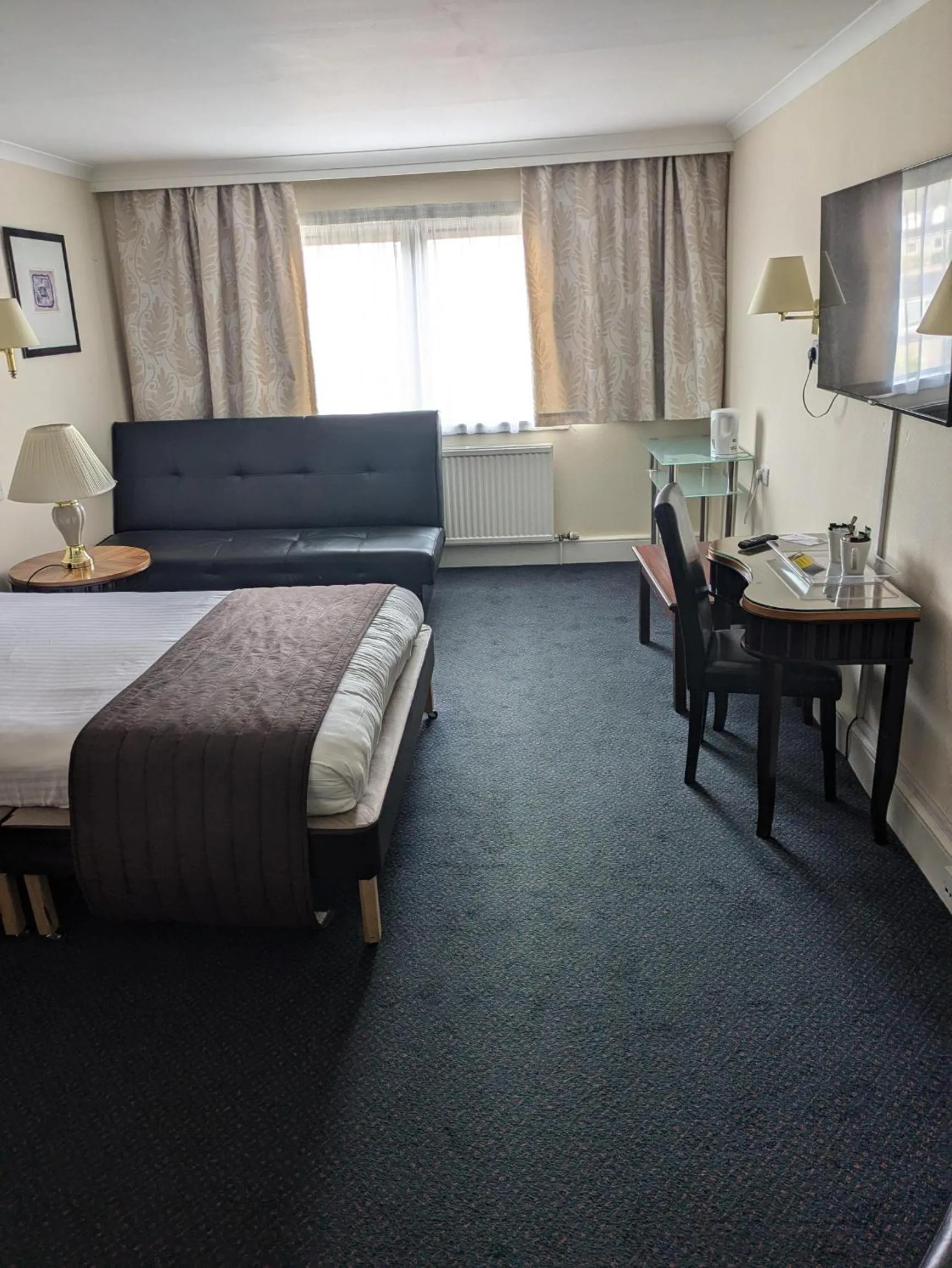 Bed in Britannia Hotel Aberdeen