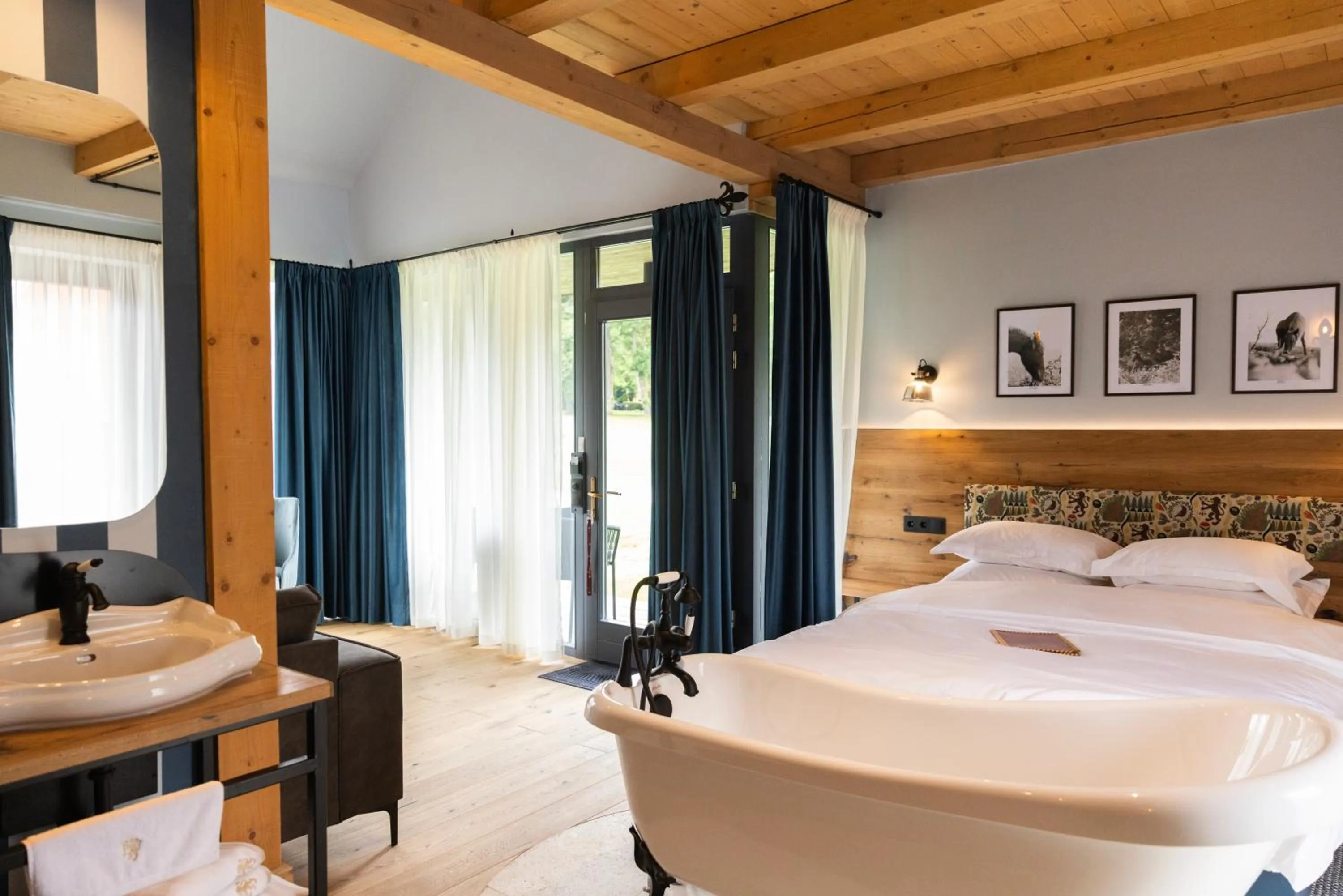 Bath, Bed in Zabola Estate - Transylvania