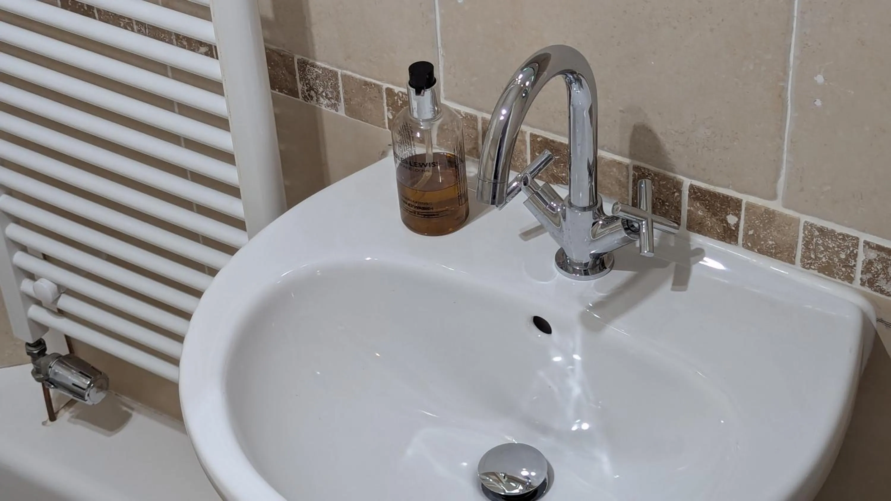 Bathroom in Ivybridge Guesthouse