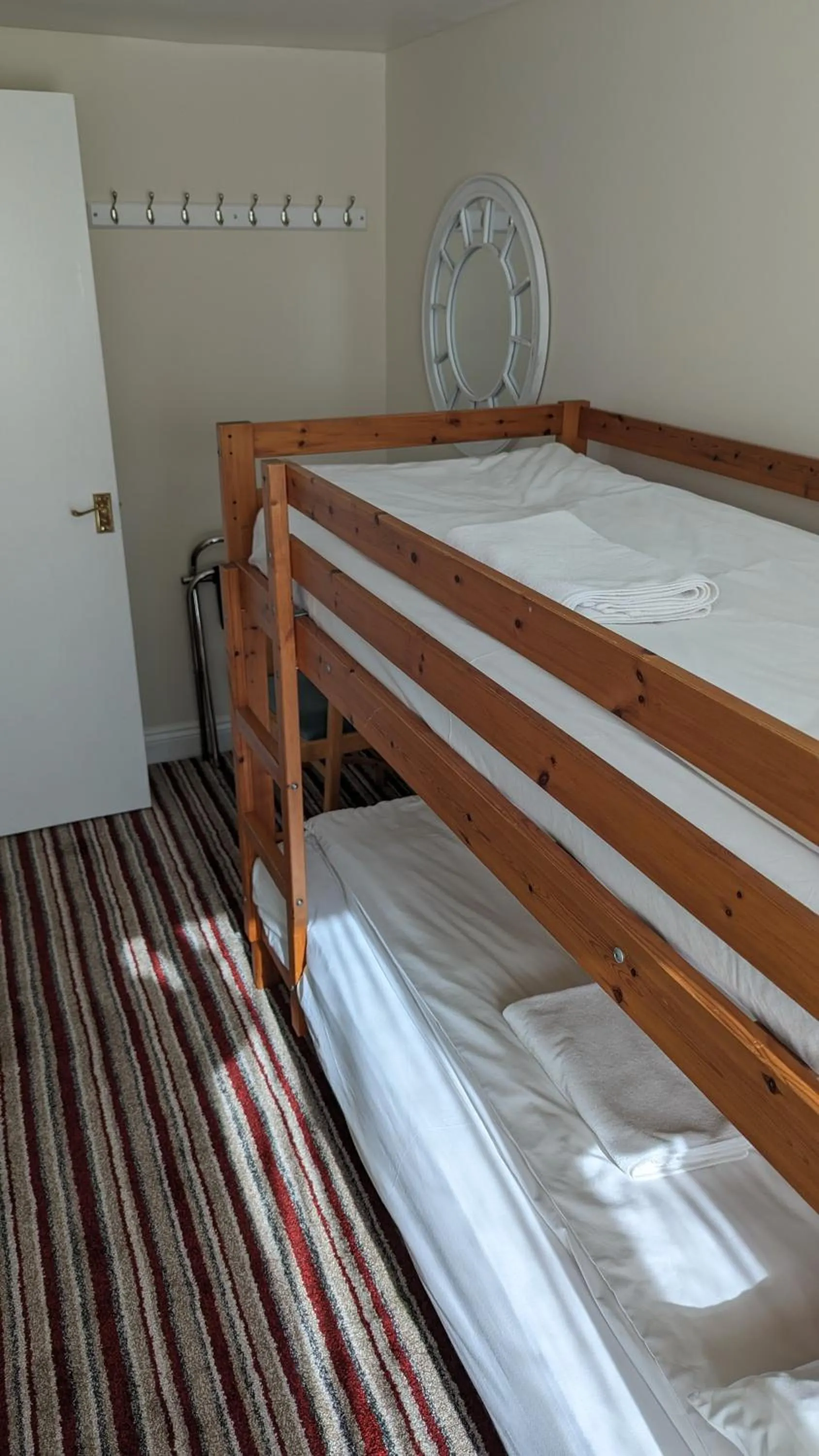 bunk bed, Bed in Ivybridge Guesthouse