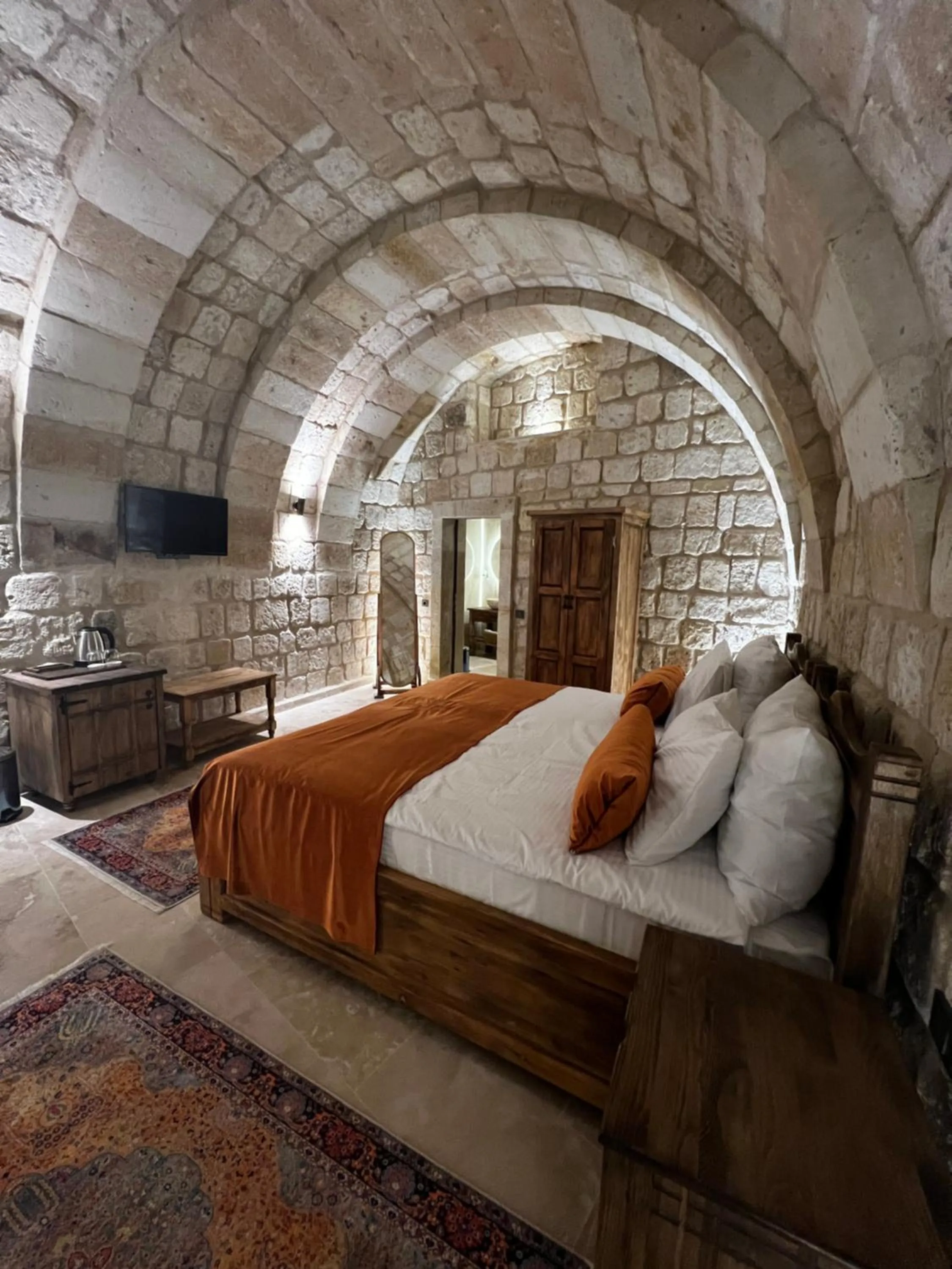 Bedroom, Bed in Chakra Special Caves