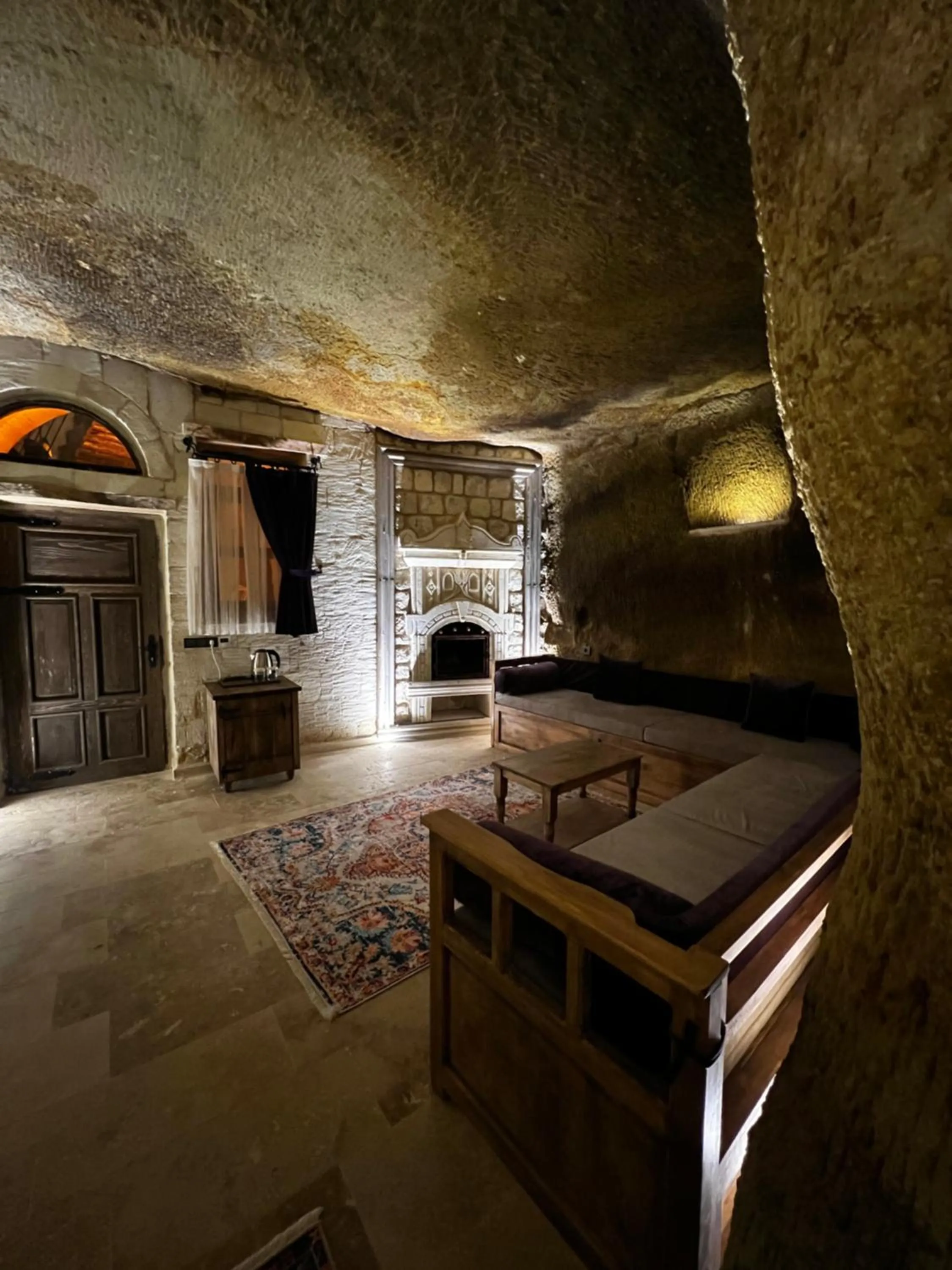 Photo of the whole room, Bed in Chakra Special Caves