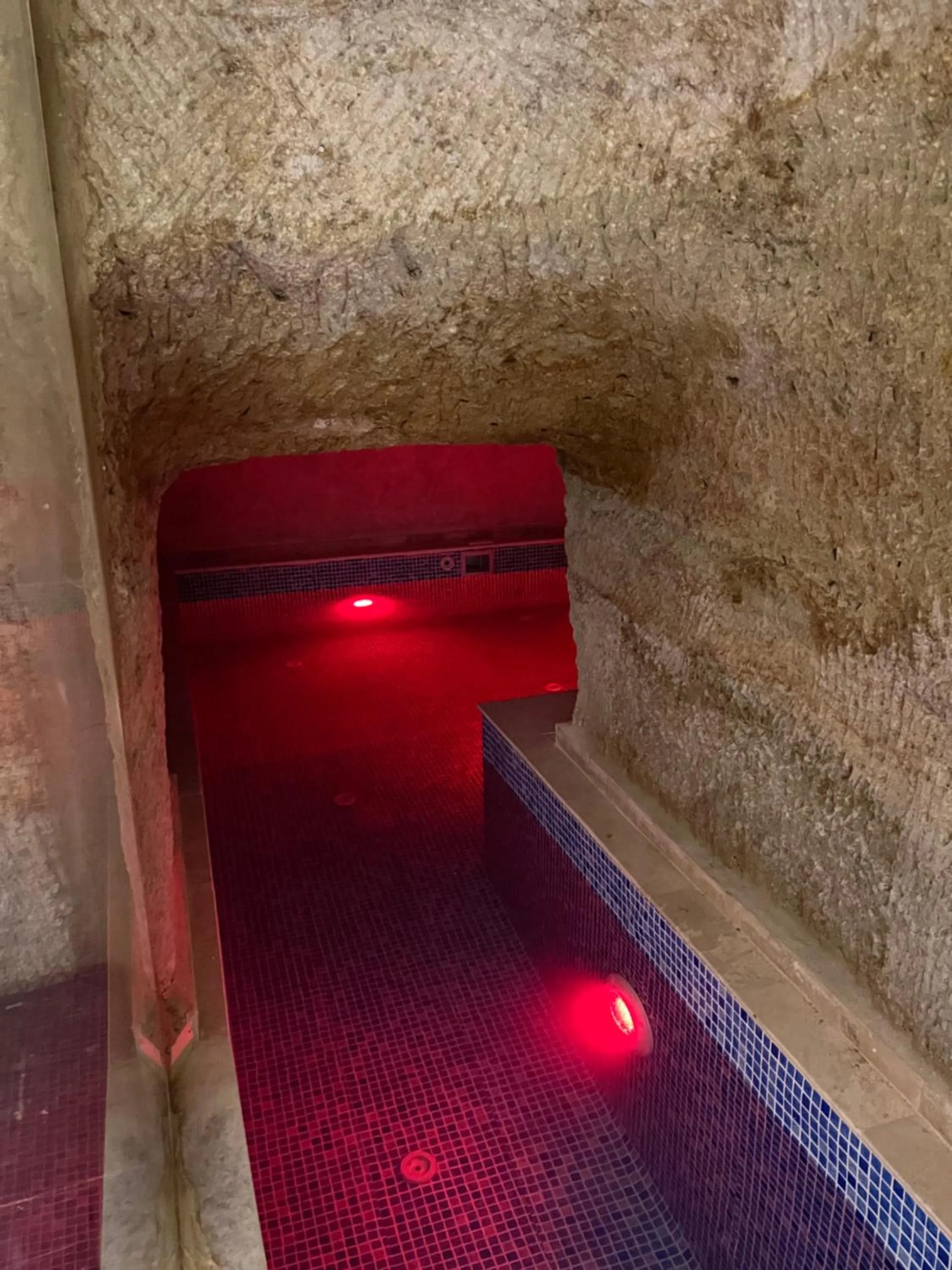 Swimming pool in Chakra Special Caves