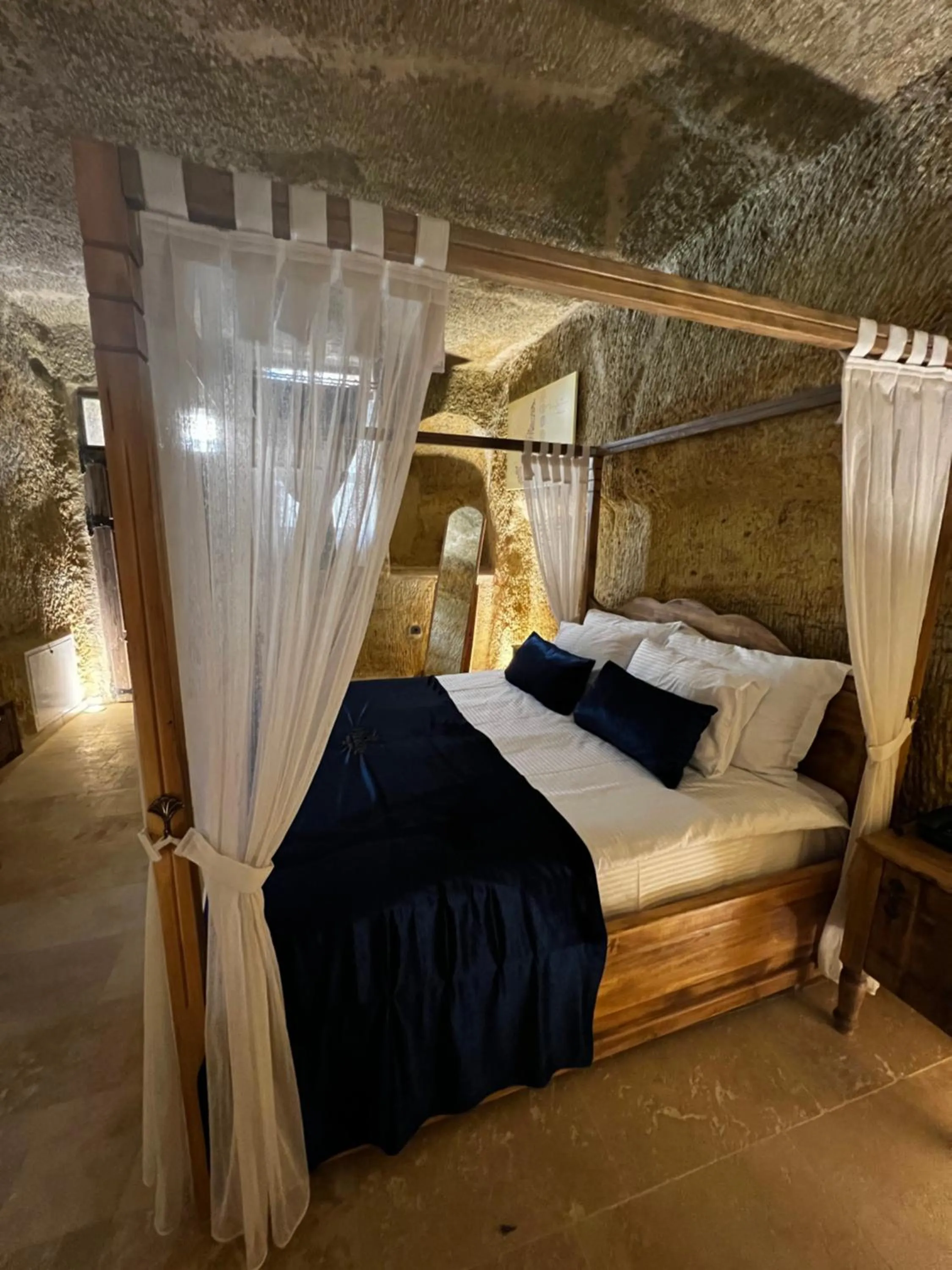 Bedroom, Bed in Chakra Special Caves