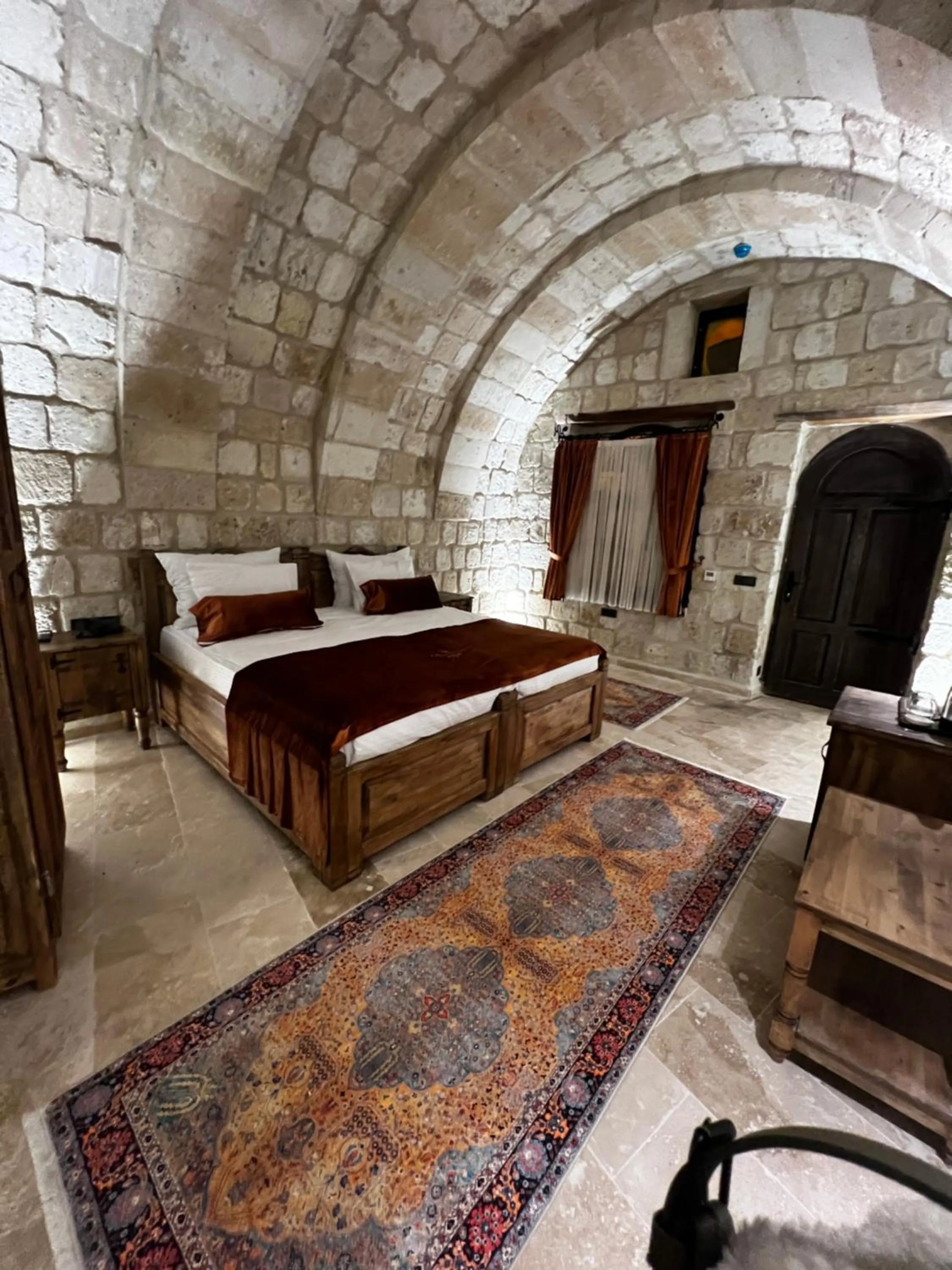 Photo of the whole room, Bed in Chakra Special Caves