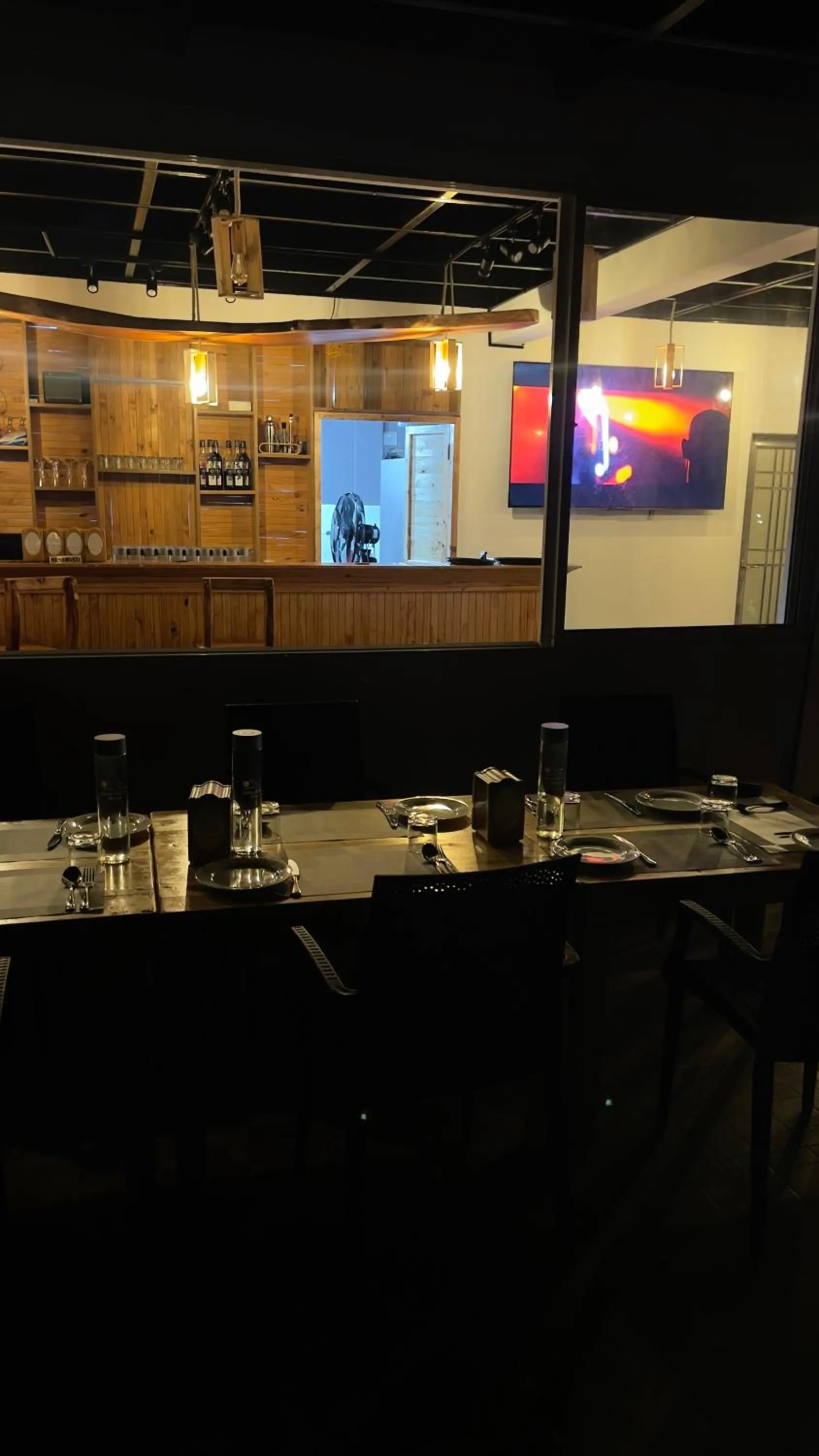 Restaurant/places to eat in Manta Sea View Himandhoo