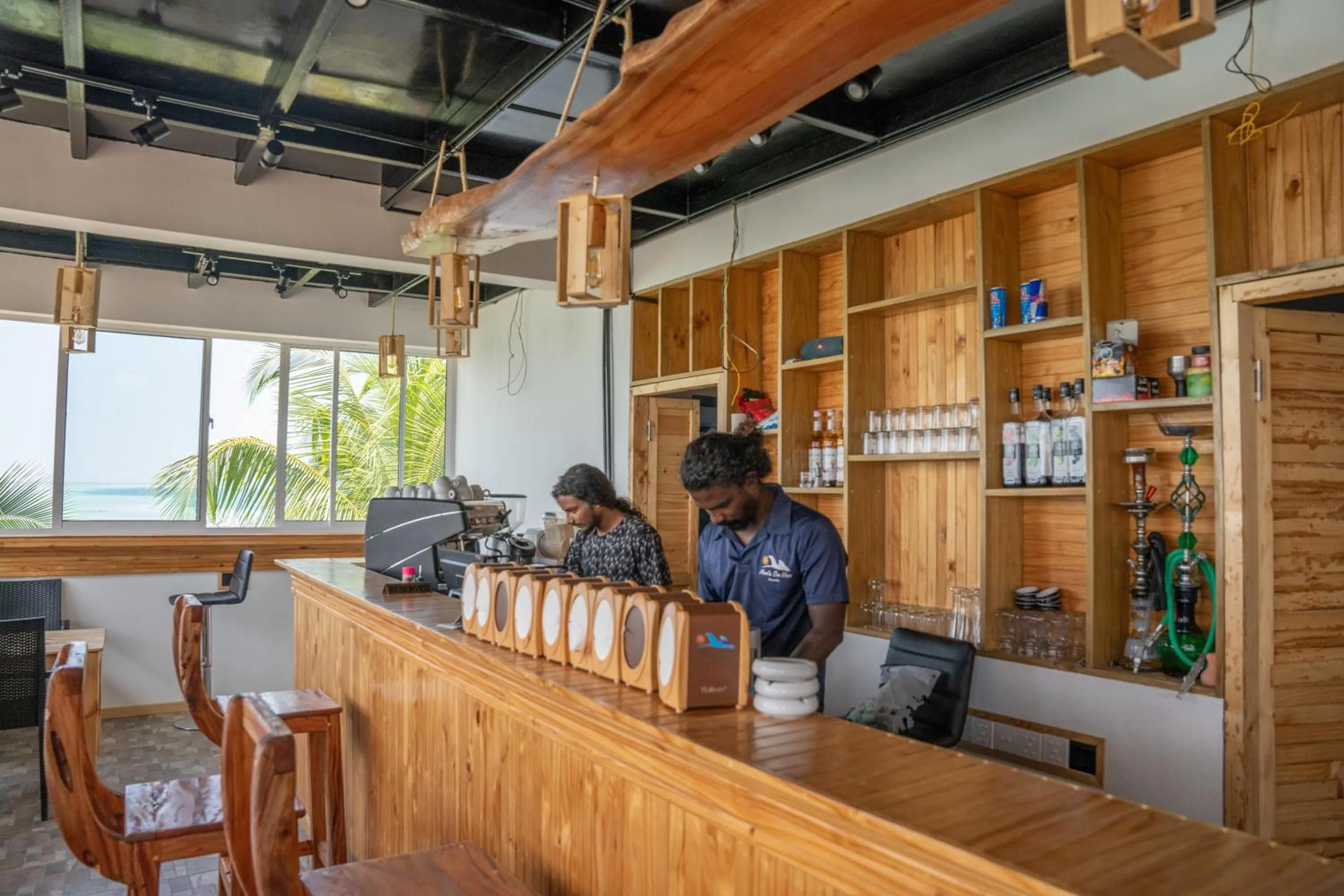 Restaurant/places to eat in Manta Sea View Himandhoo