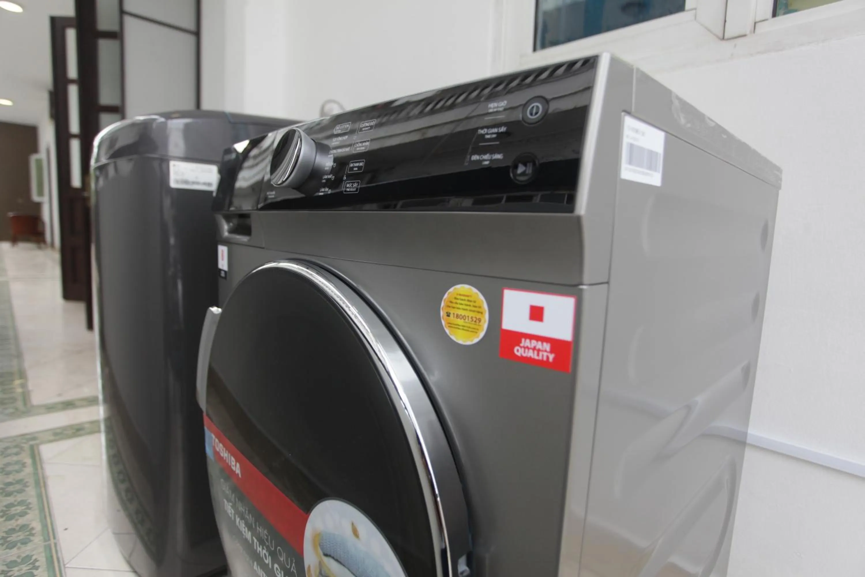 washing machine in Lantern Hotel