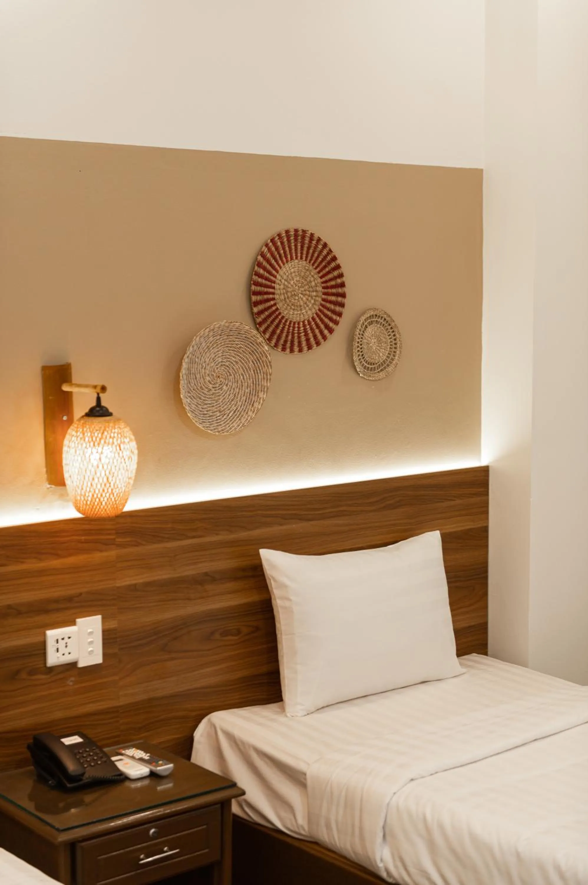 Bedroom, Bed in Lantern Hotel