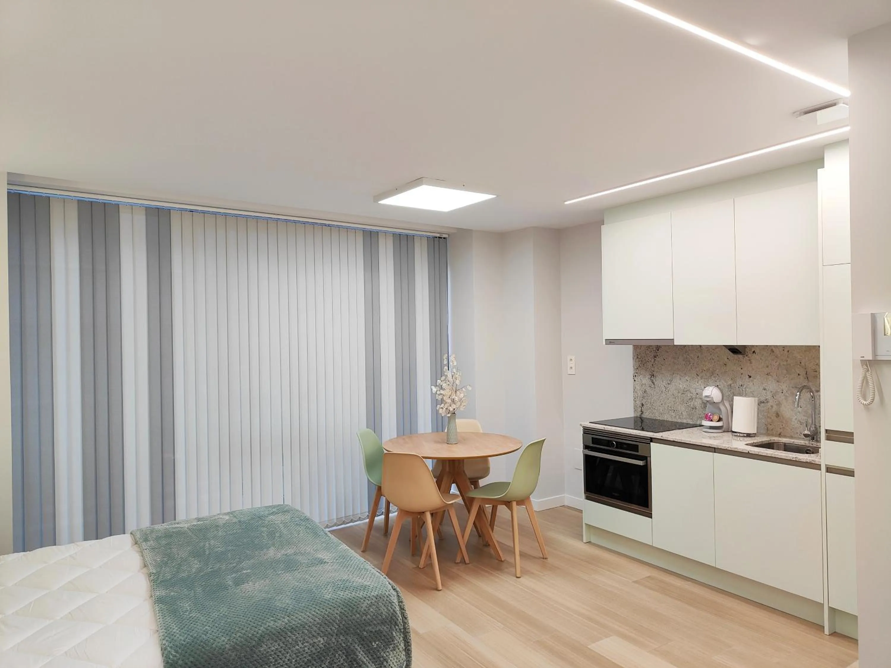 Kitchen or kitchenette in Apartamentos Centro Oviedo Caveda