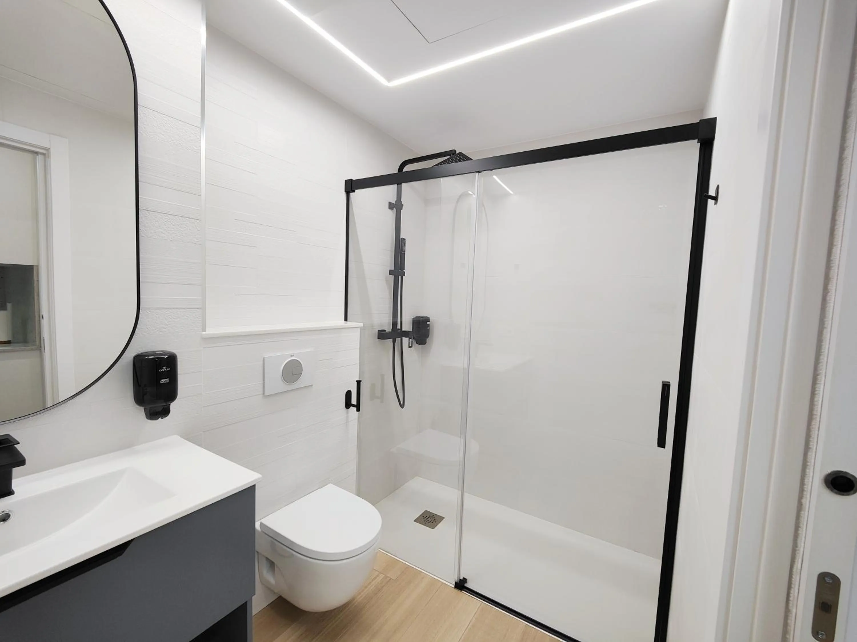 Shower in Apartamentos Centro Oviedo Caveda