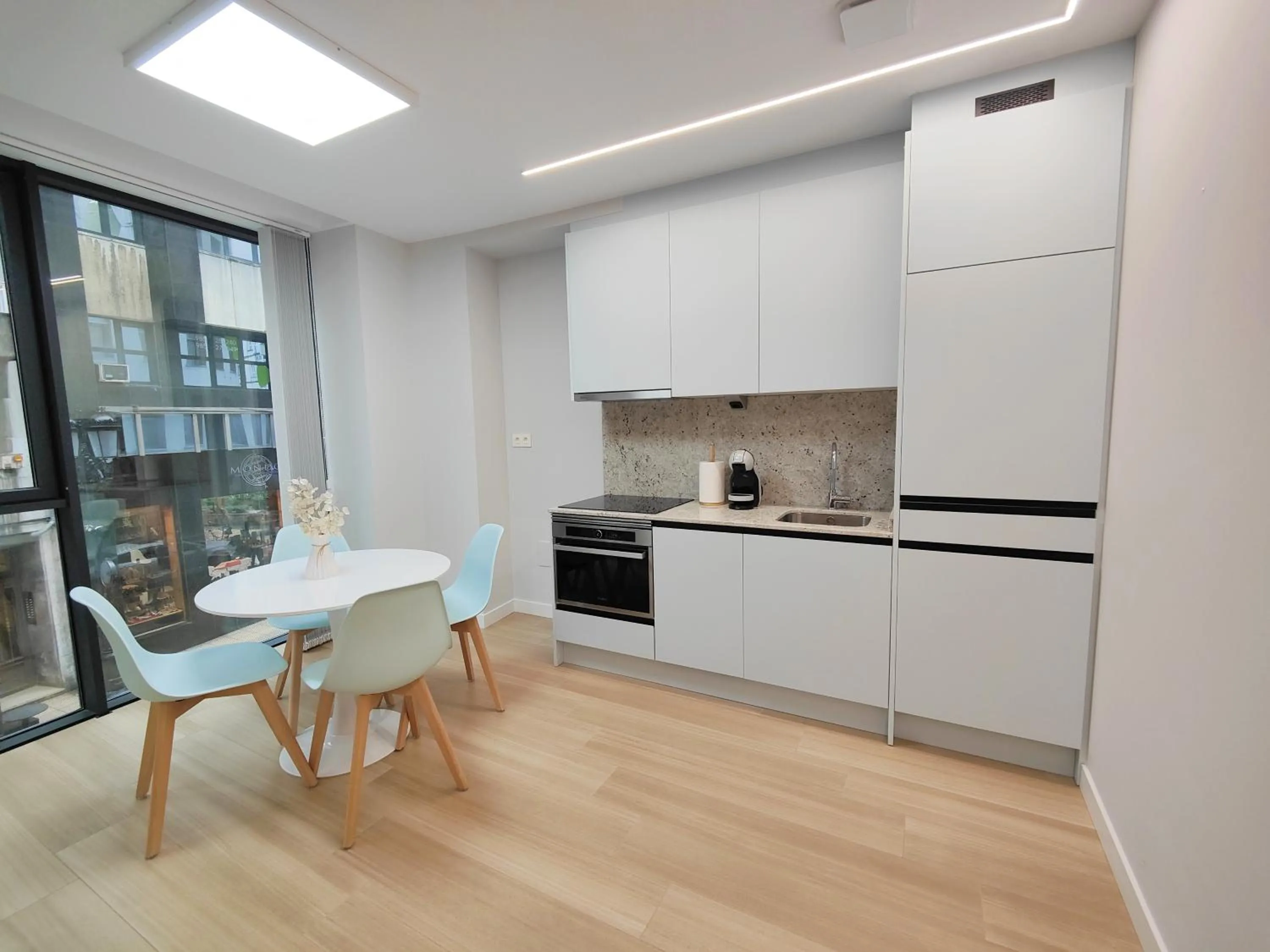 Coffee/tea facilities in Apartamentos Centro Oviedo Caveda