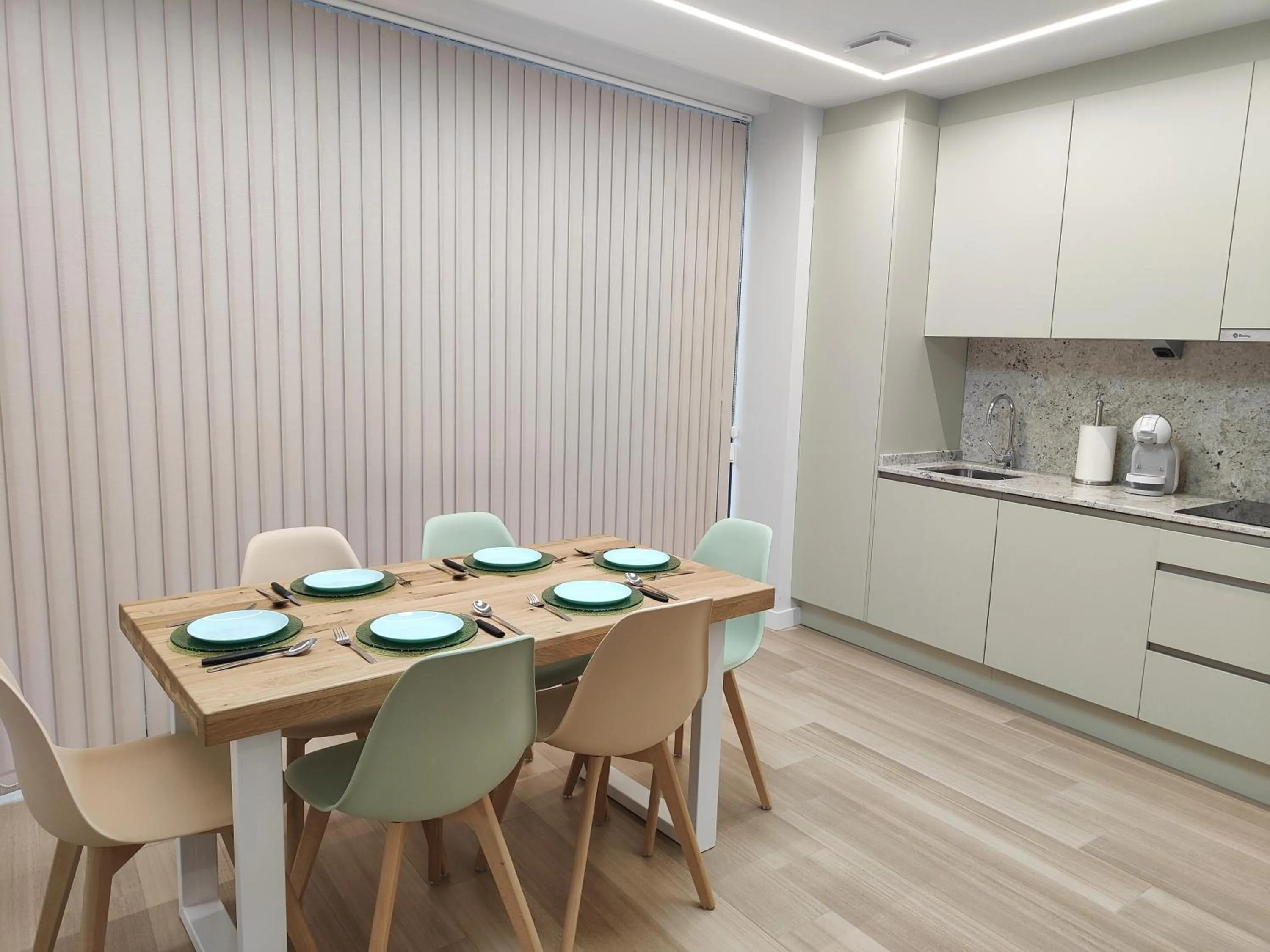 Coffee/tea facilities in Apartamentos Centro Oviedo Caveda