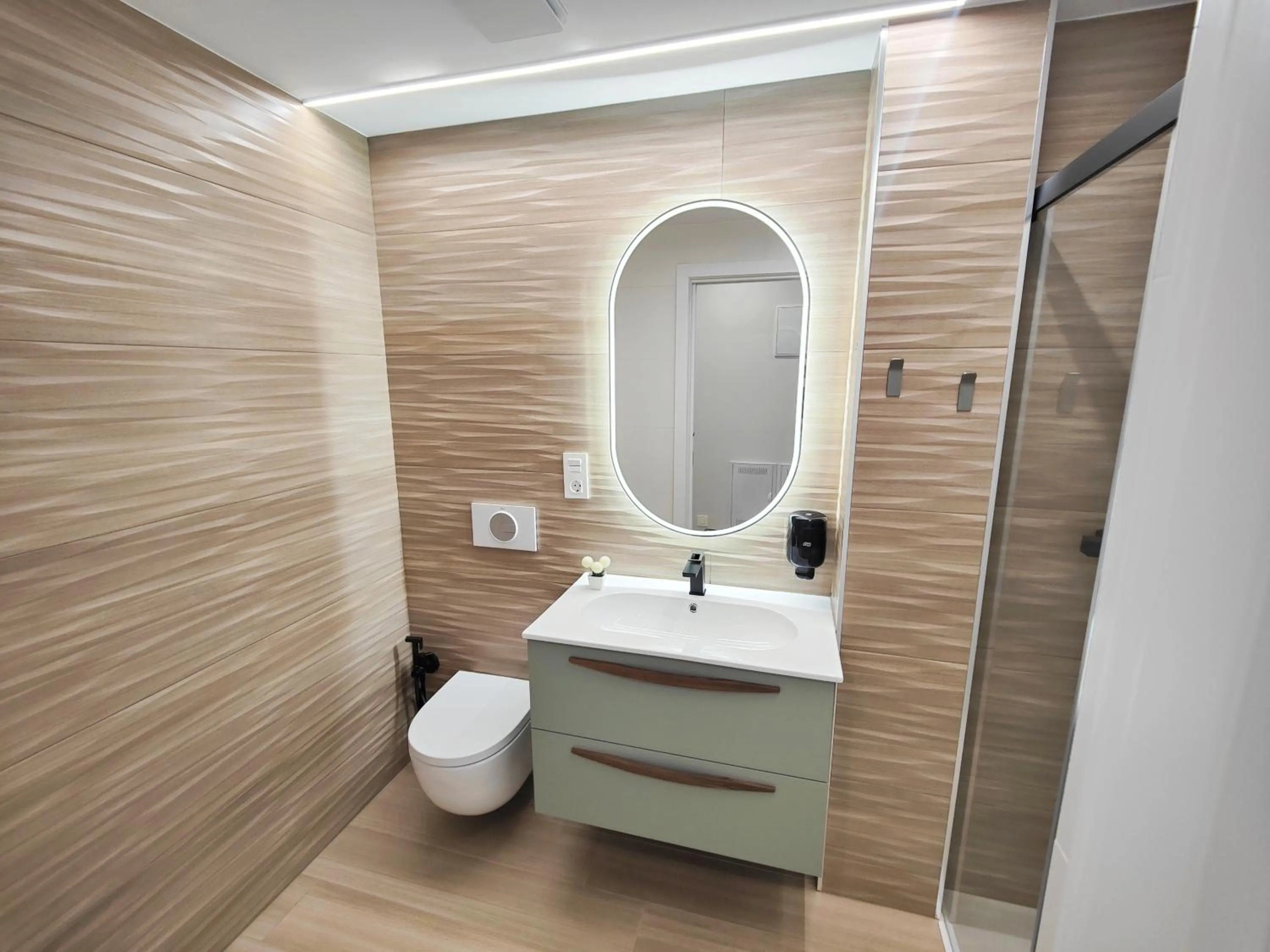 Shower in Apartamentos Centro Oviedo Caveda