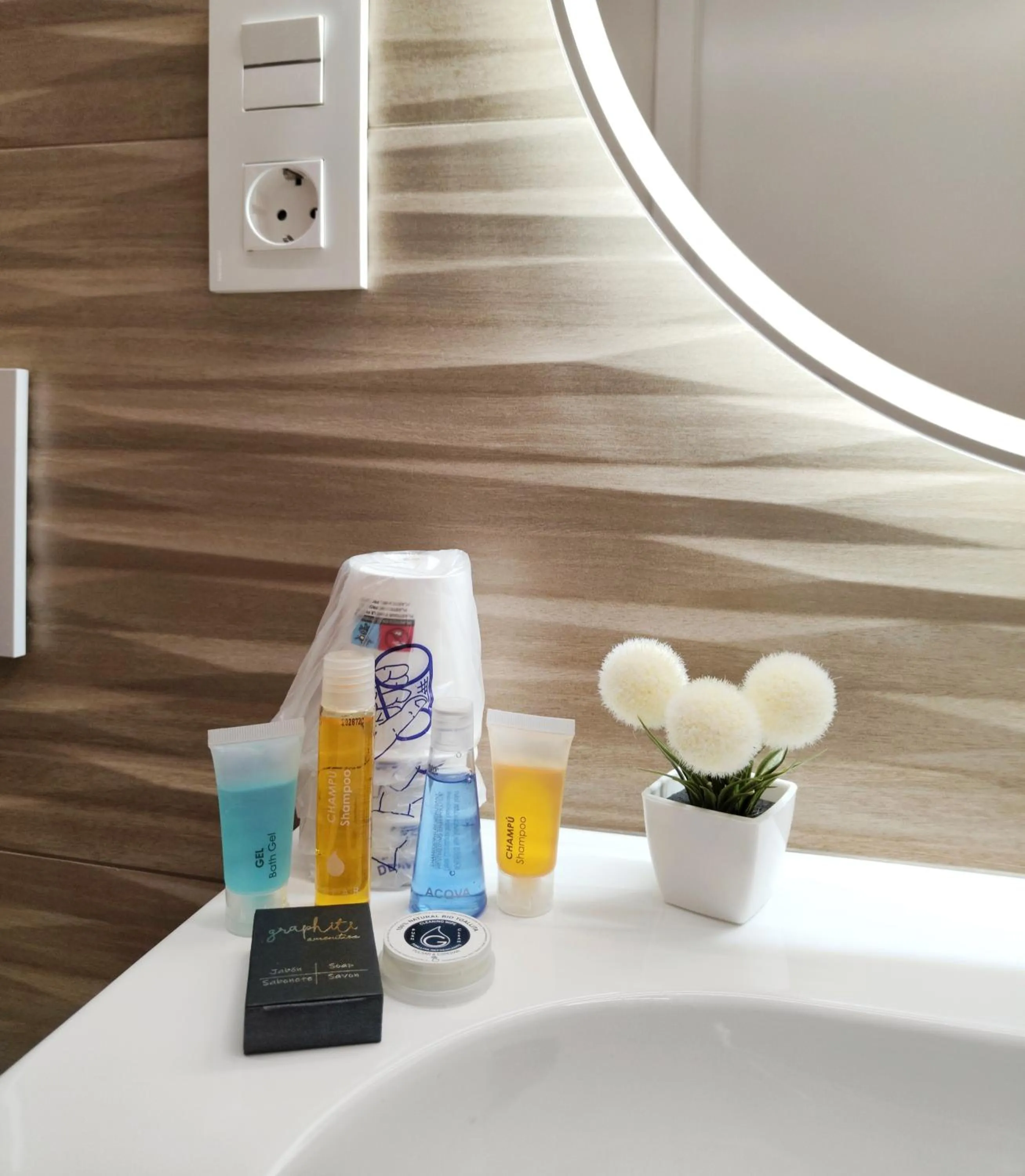 Bathroom in Apartamentos Centro Oviedo Caveda