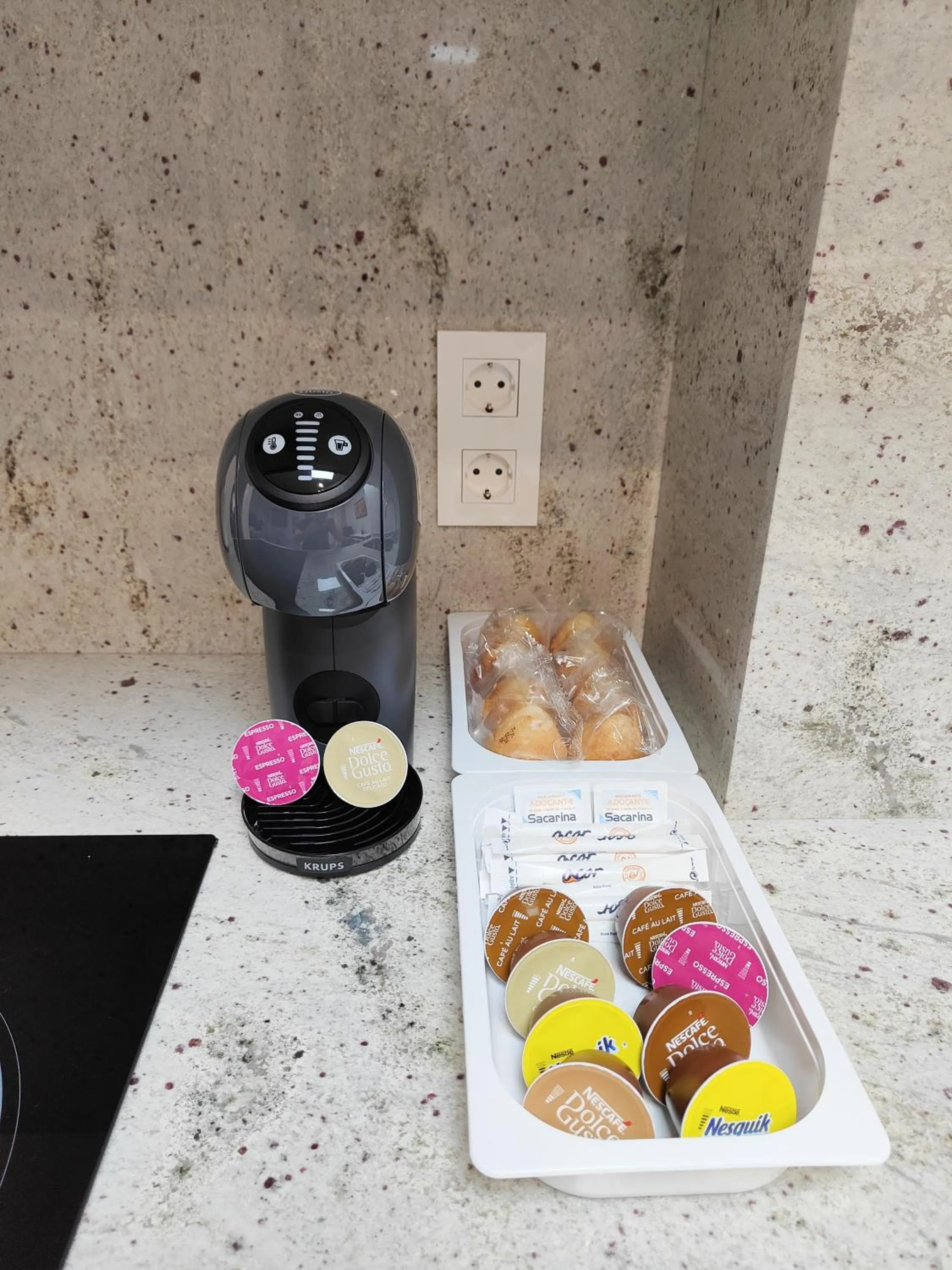 Coffee/tea facilities in Apartamentos Centro Oviedo Caveda