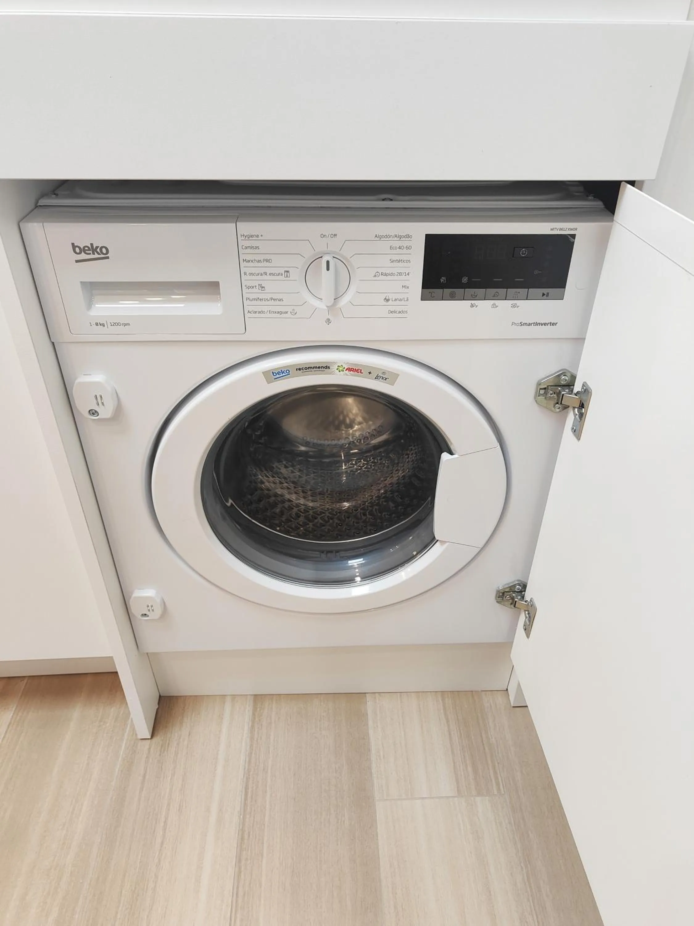 washing machine in Apartamentos Centro Oviedo Caveda