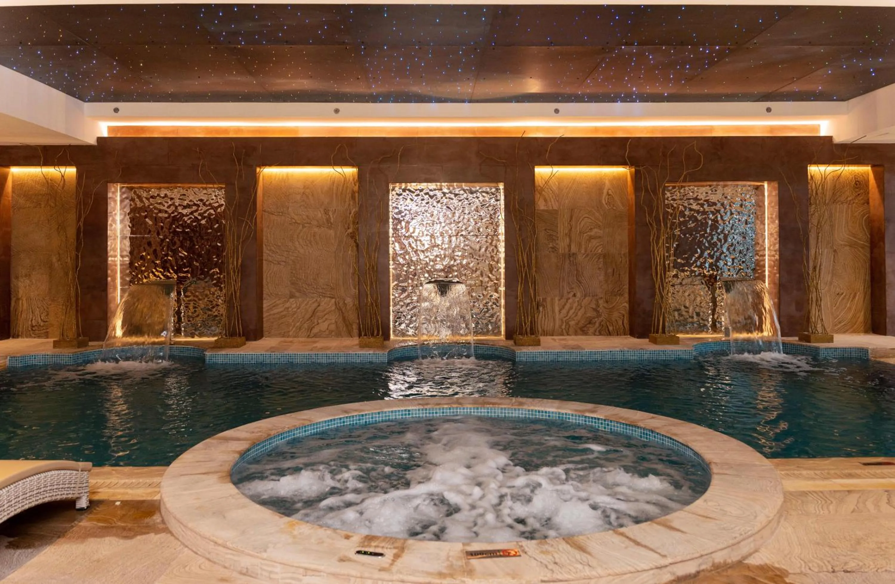 Swimming pool in Millennium Place Doha