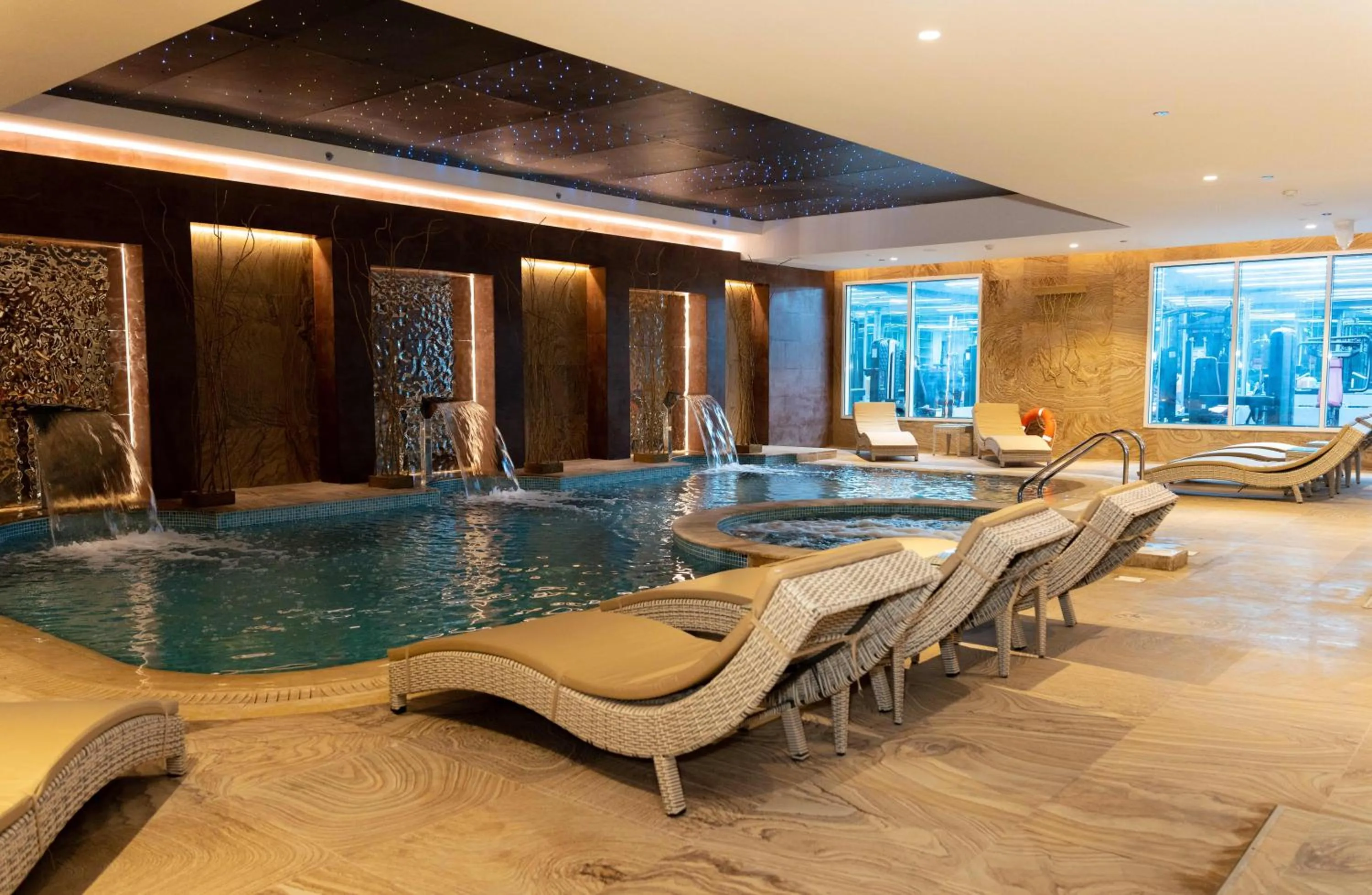 Swimming pool in Millennium Place Doha