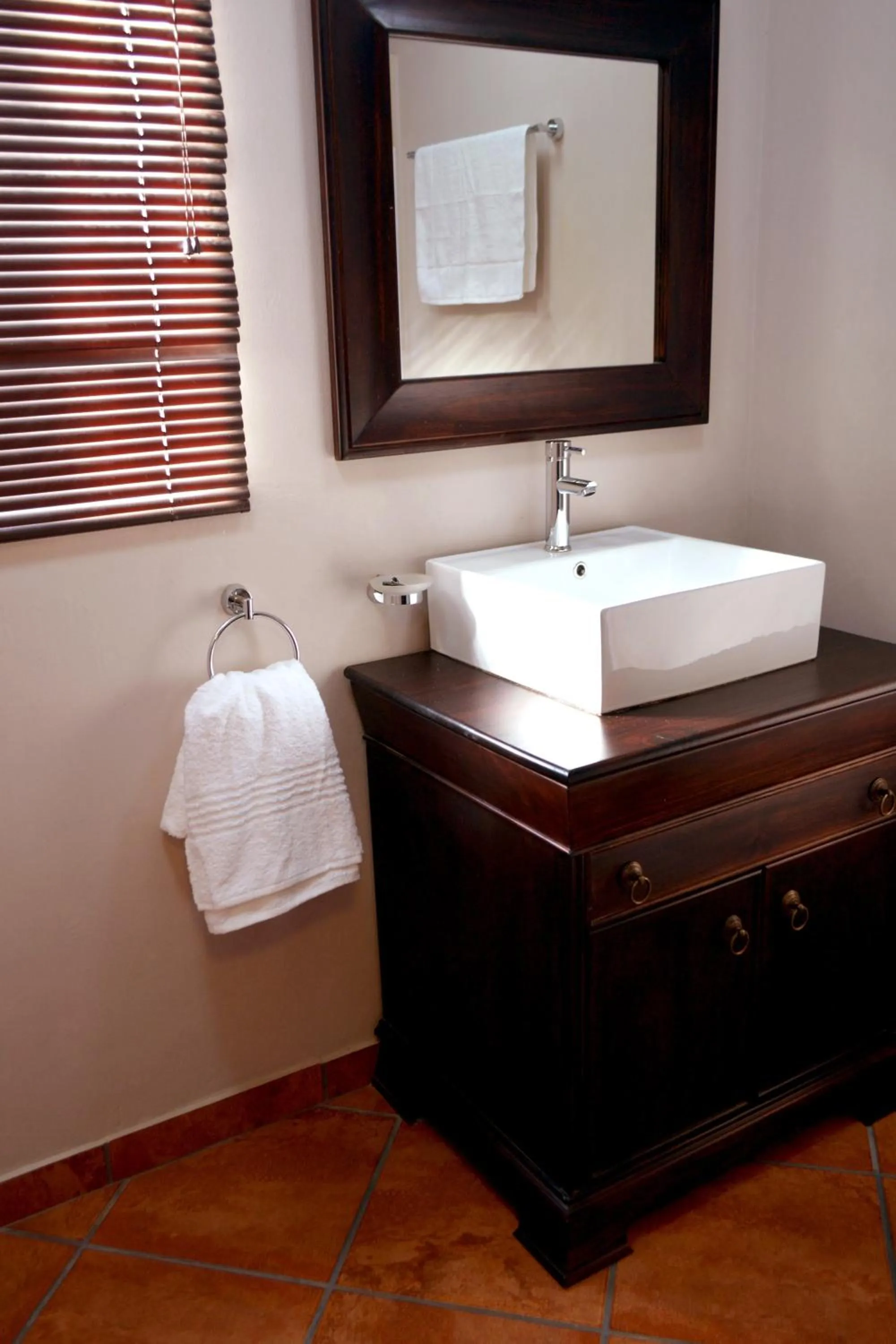 Bathroom in Barnstormers Rest