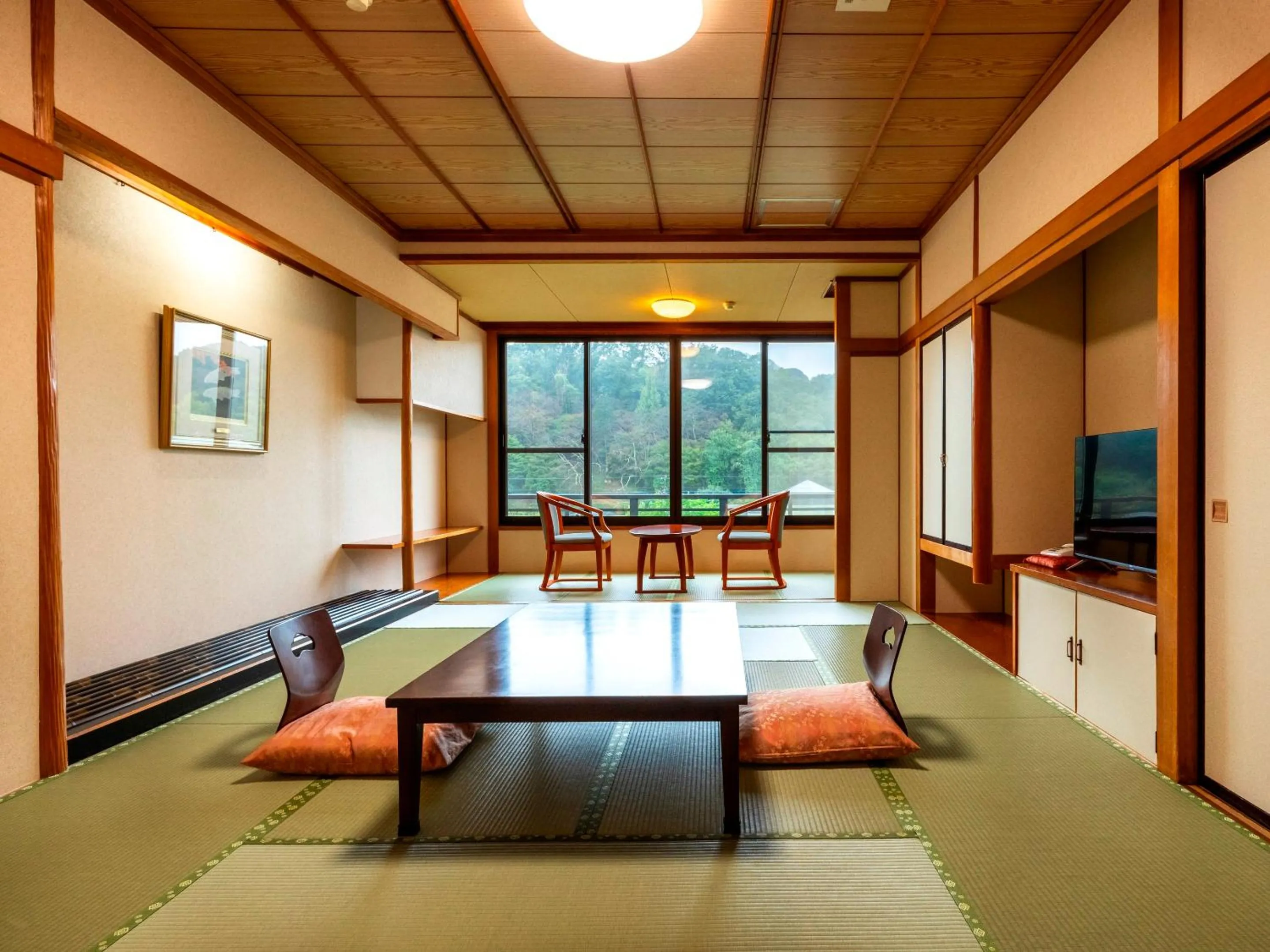 Photo of the whole room in Hotel Sunvalley Izunagaoka Main Building
