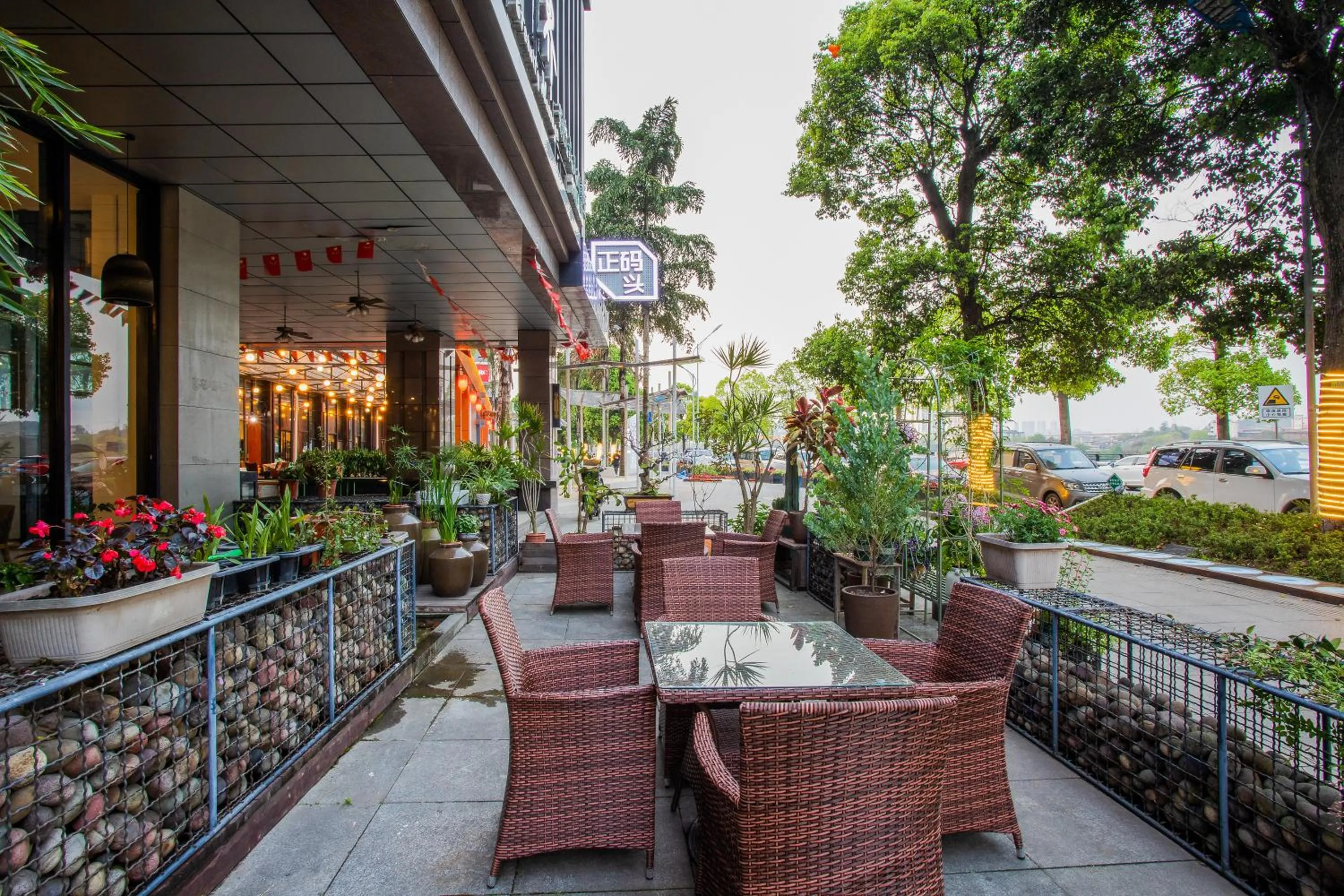 Property building in Wuyu Hotel Chongqing Southwest University & Jialing Riverside