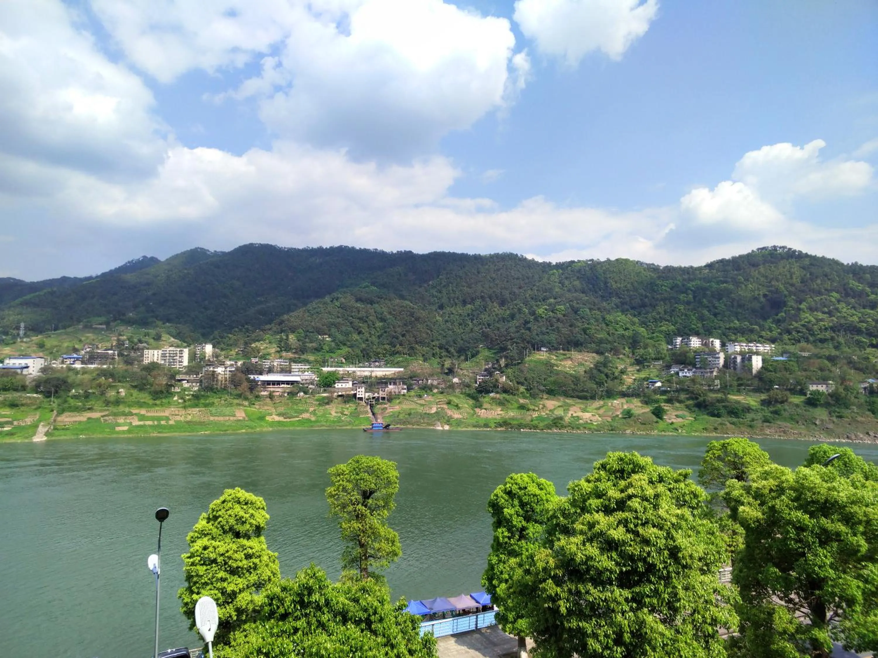 Natural landscape in Wuyu Hotel Chongqing Southwest University & Jialing Riverside