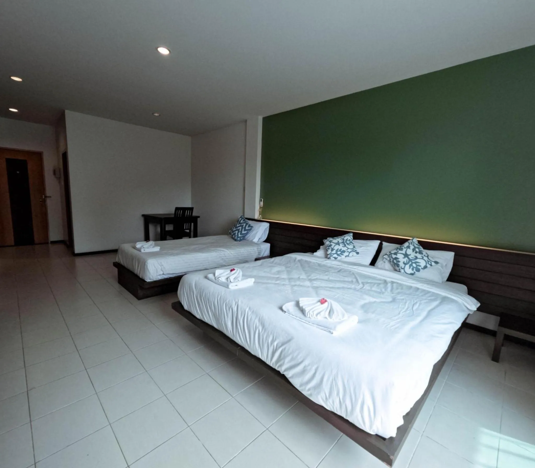 Photo of the whole room in Le Ranong Bistro Hotel