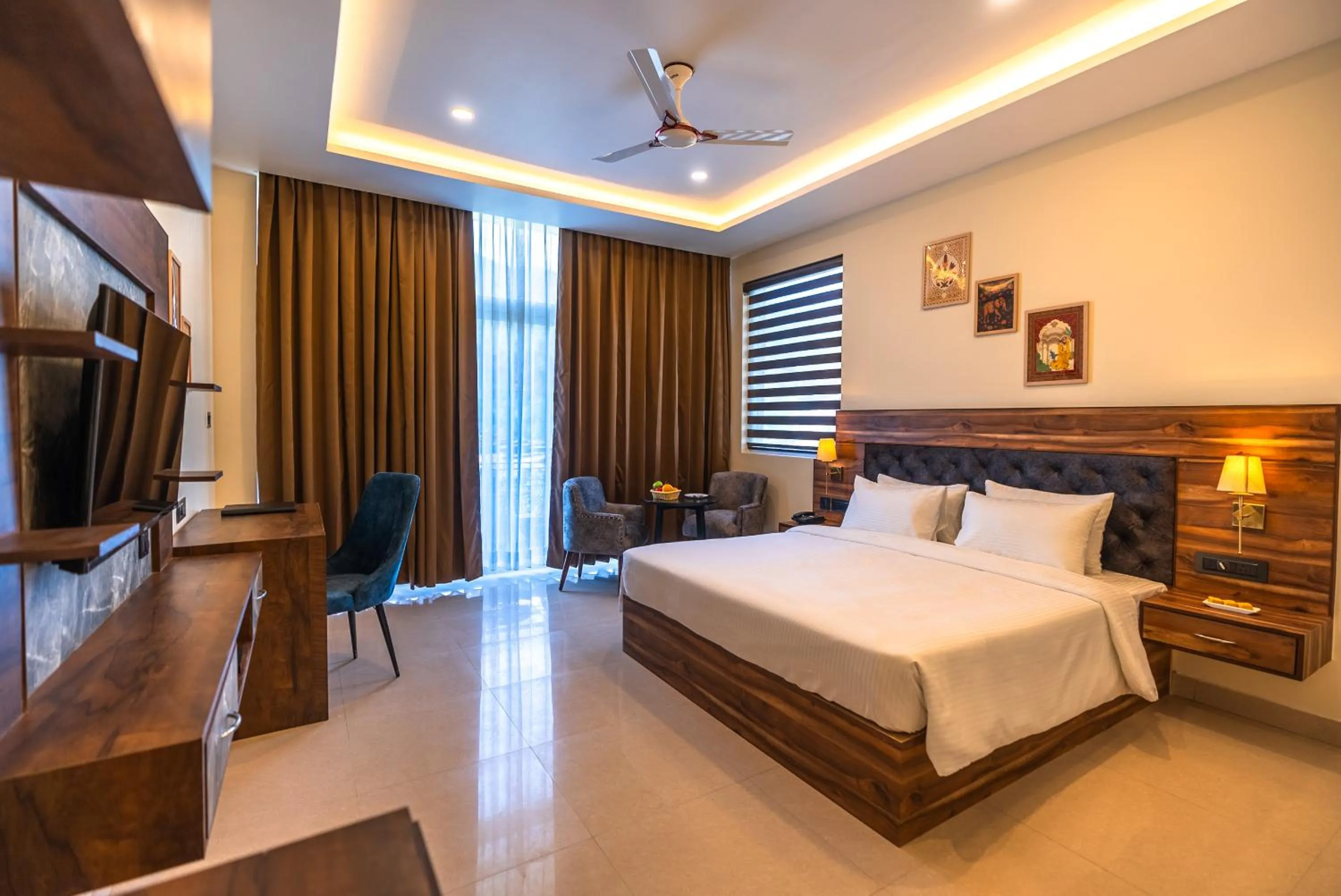 Bedroom, Bed in Aotel by Clarks Inn Palampur