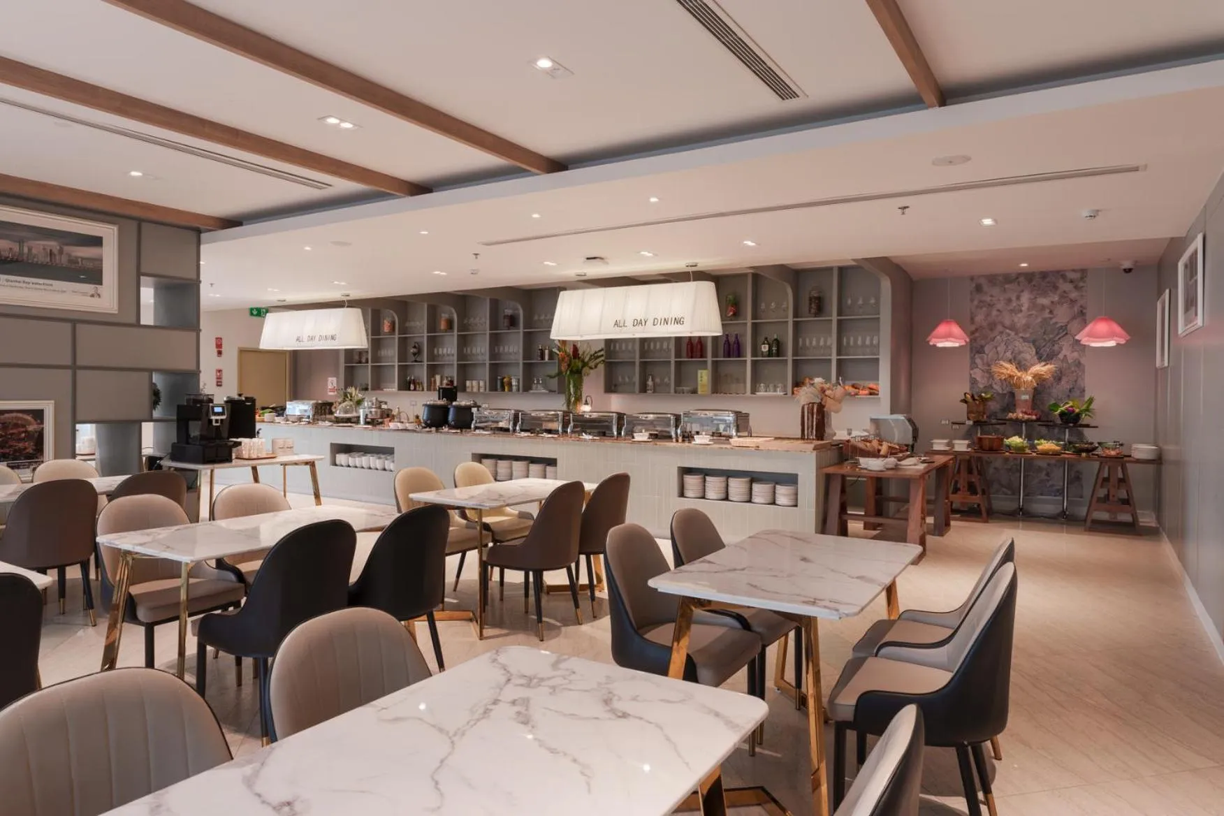 Restaurant/places to eat in Shenzhen Tower Hotel Bangkok