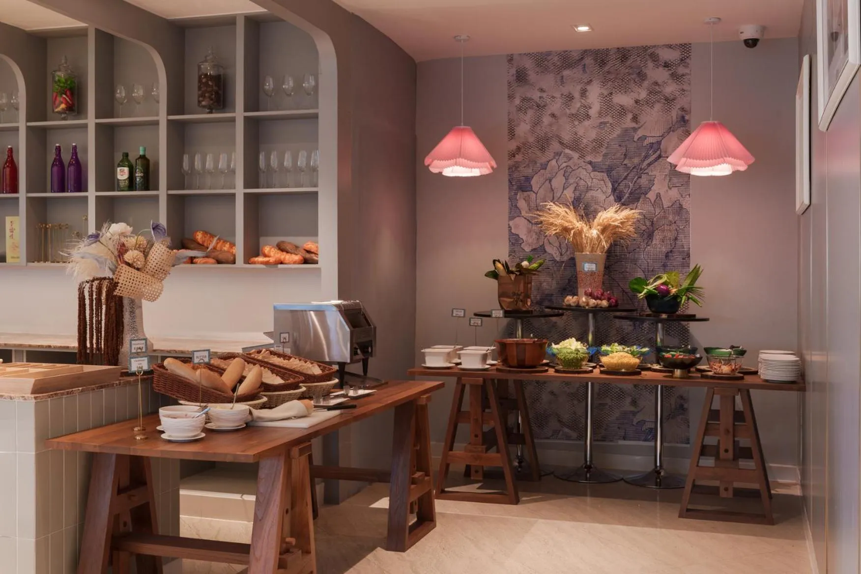 Restaurant/places to eat in Shenzhen Tower Hotel Bangkok