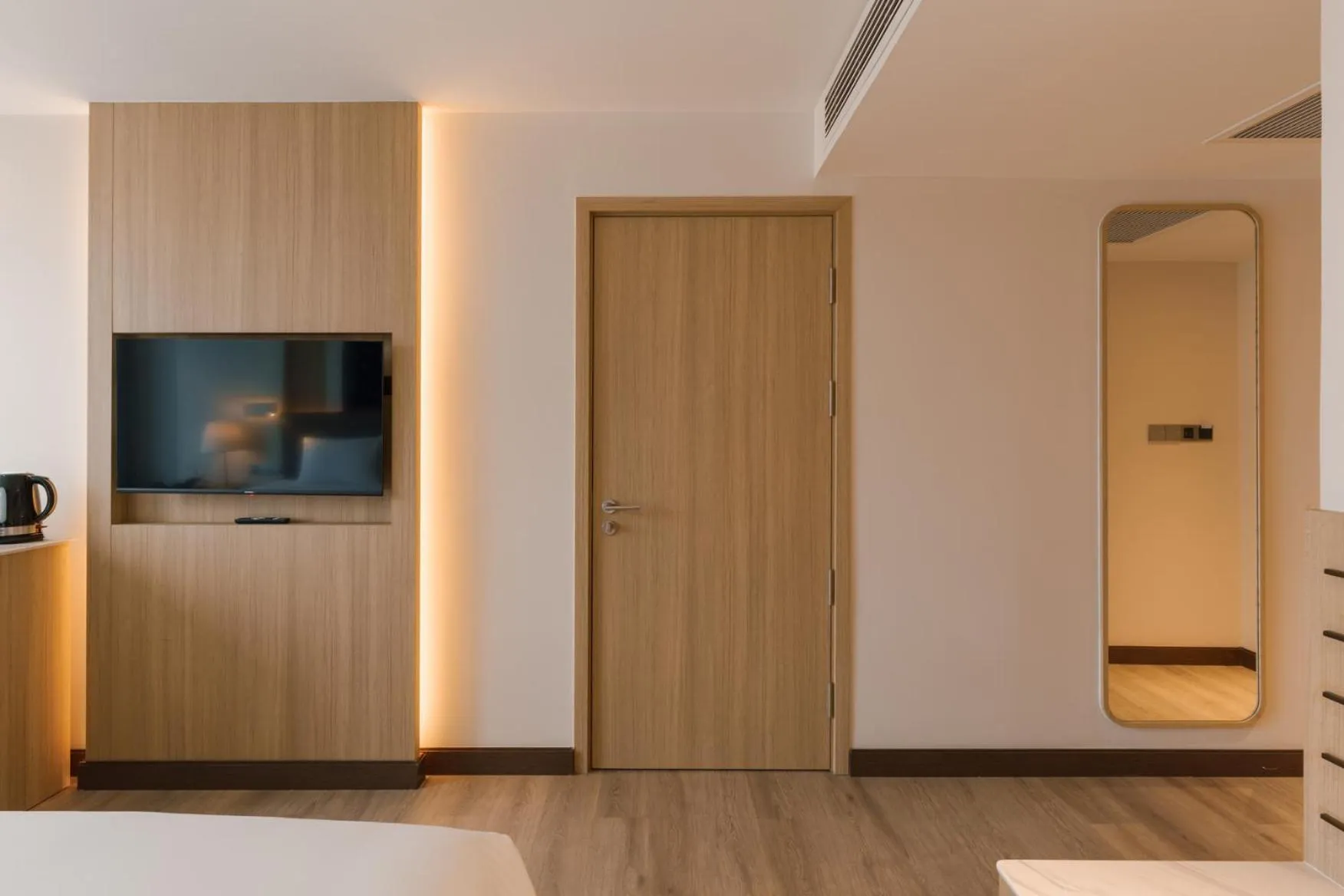 Photo of the whole room in Shenzhen Tower Hotel Bangkok