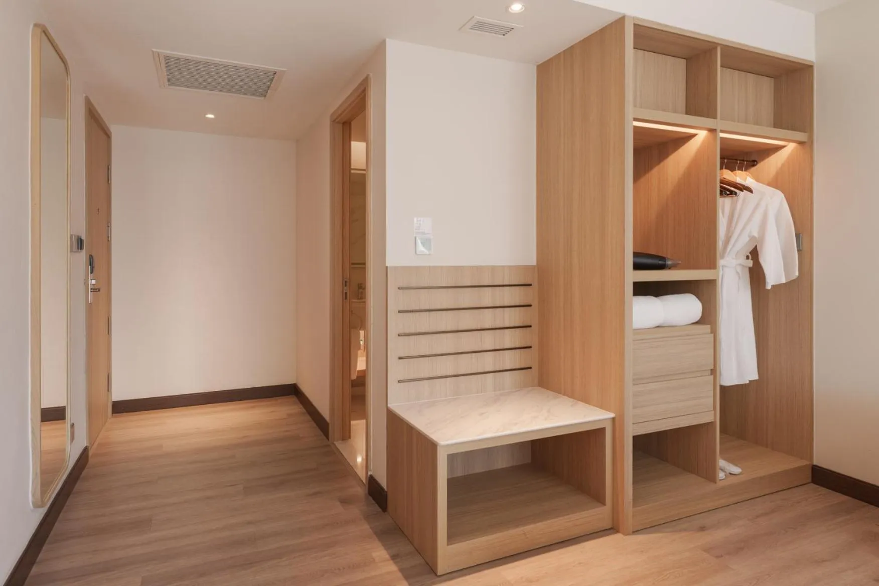 Photo of the whole room in Shenzhen Tower Hotel Bangkok