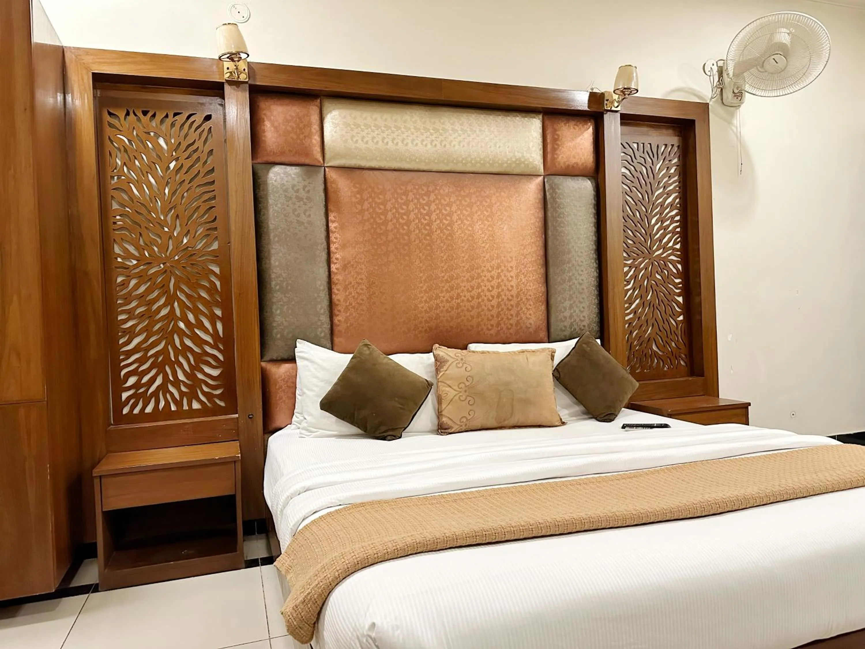 Bed in The Grand Hotel Multan