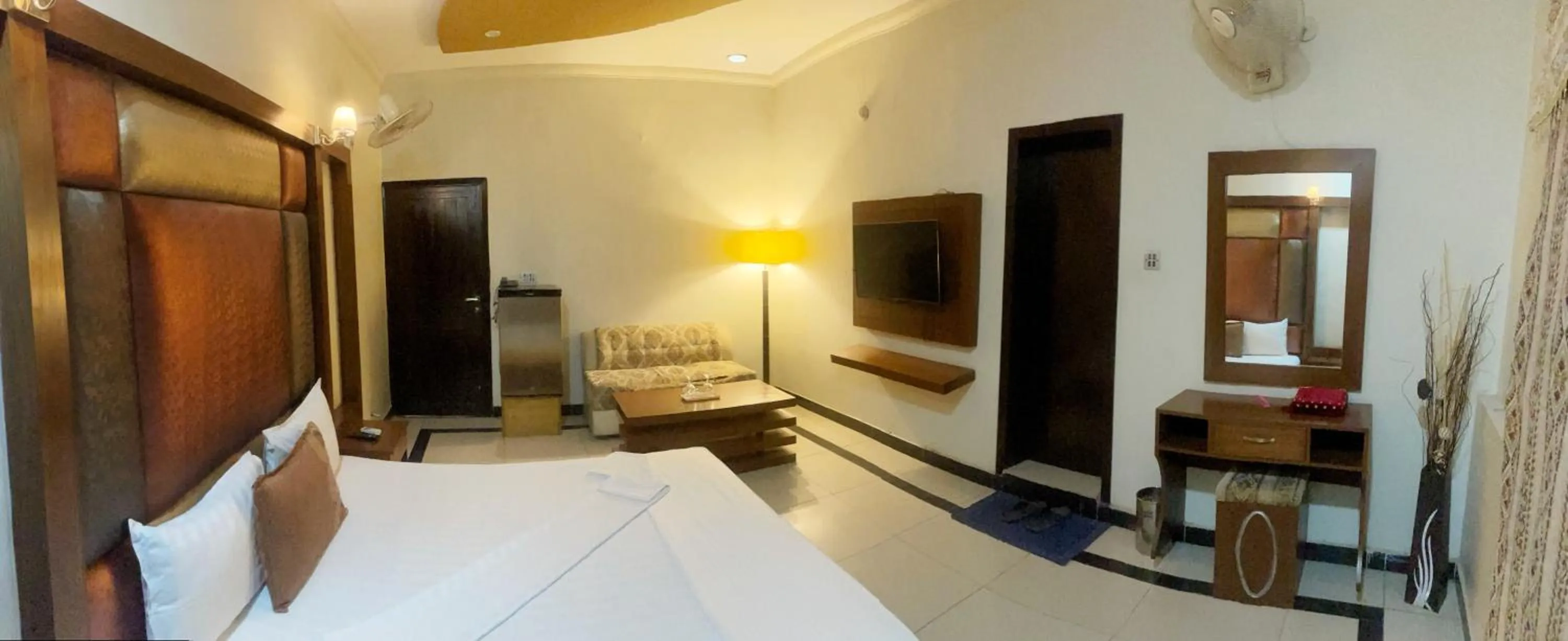 Bed in The Grand Hotel Multan