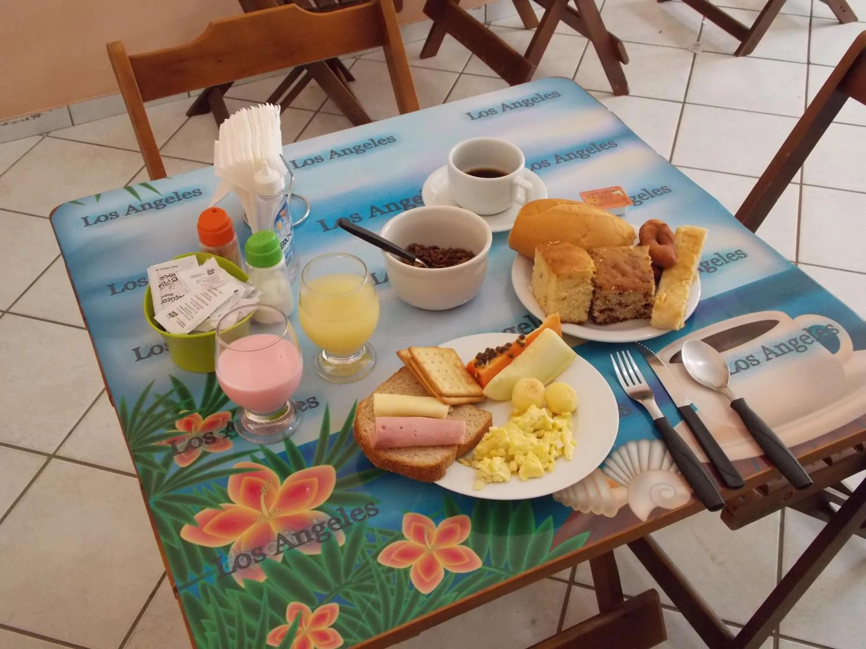 Food and drinks in Hotel Los Angeles