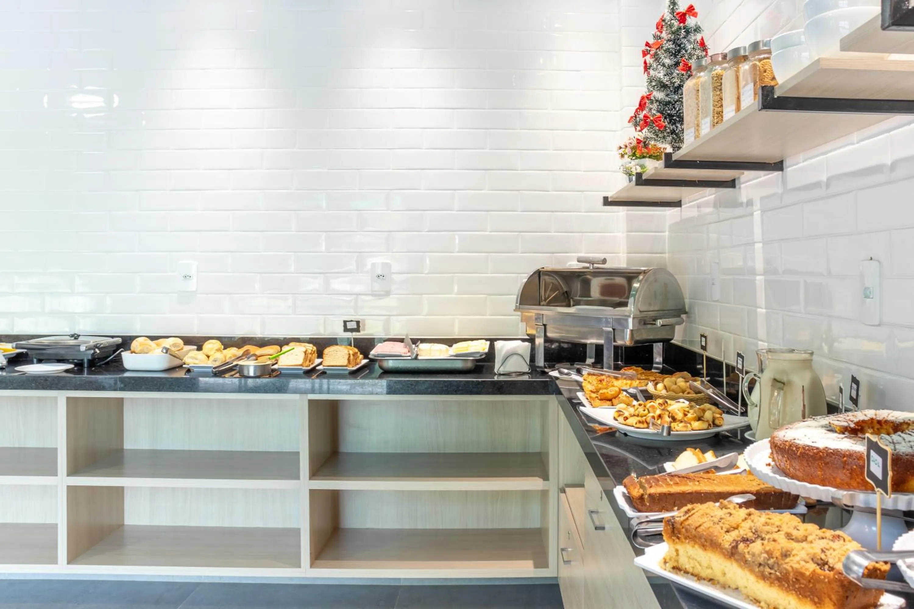 Kitchen or kitchenette in Hotel Los Angeles